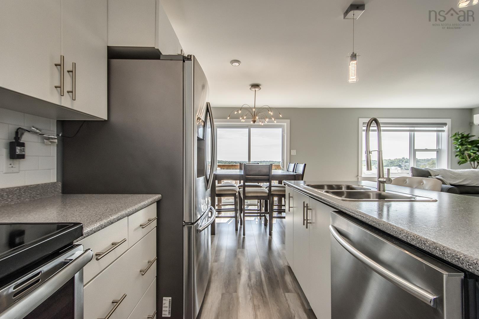 $580,000.00: 99 Executive Drive, Middle Sackville