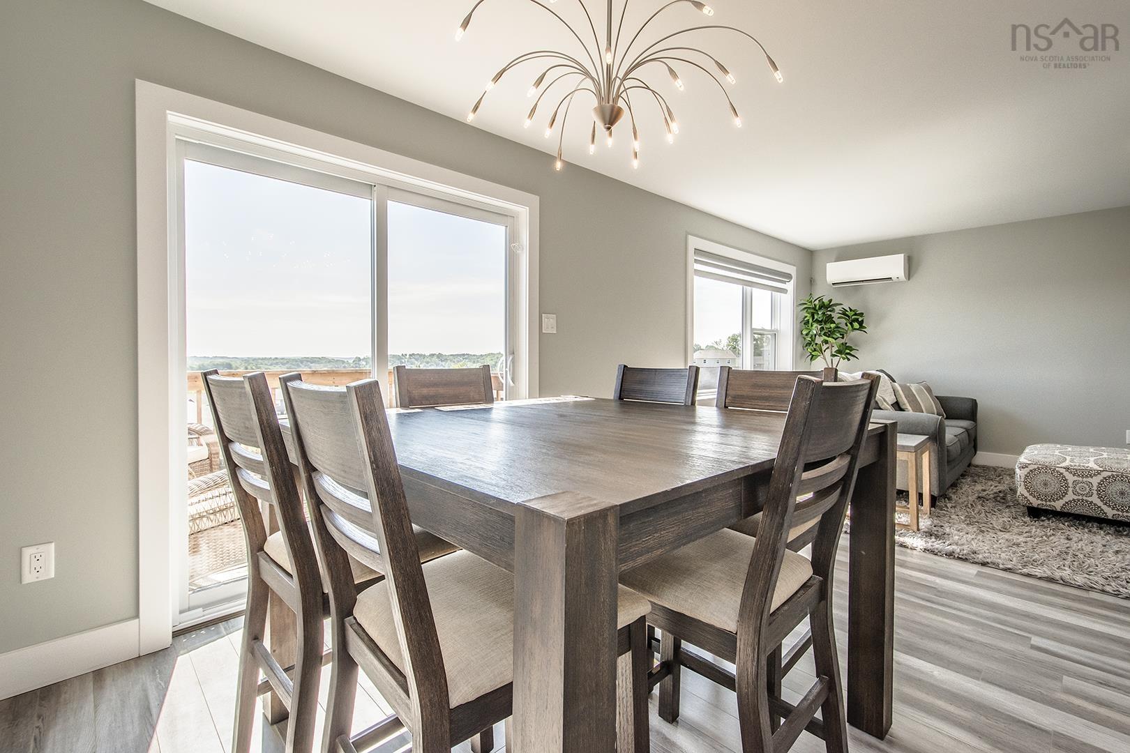 $580,000.00: 99 Executive Drive, Middle Sackville