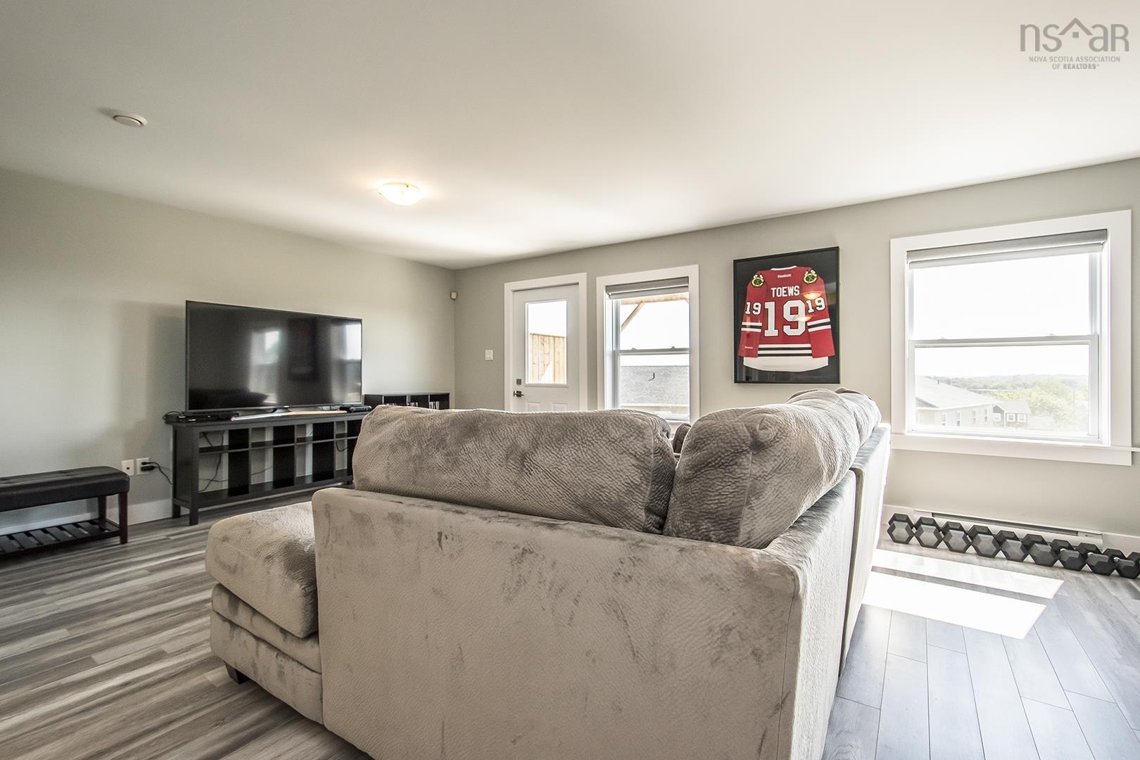 $580,000.00: 99 Executive Drive, Middle Sackville