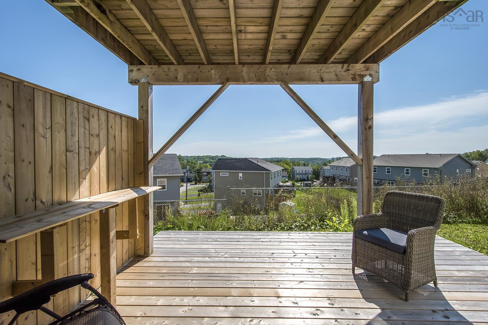 $580,000.00: 99 Executive Drive, Middle Sackville