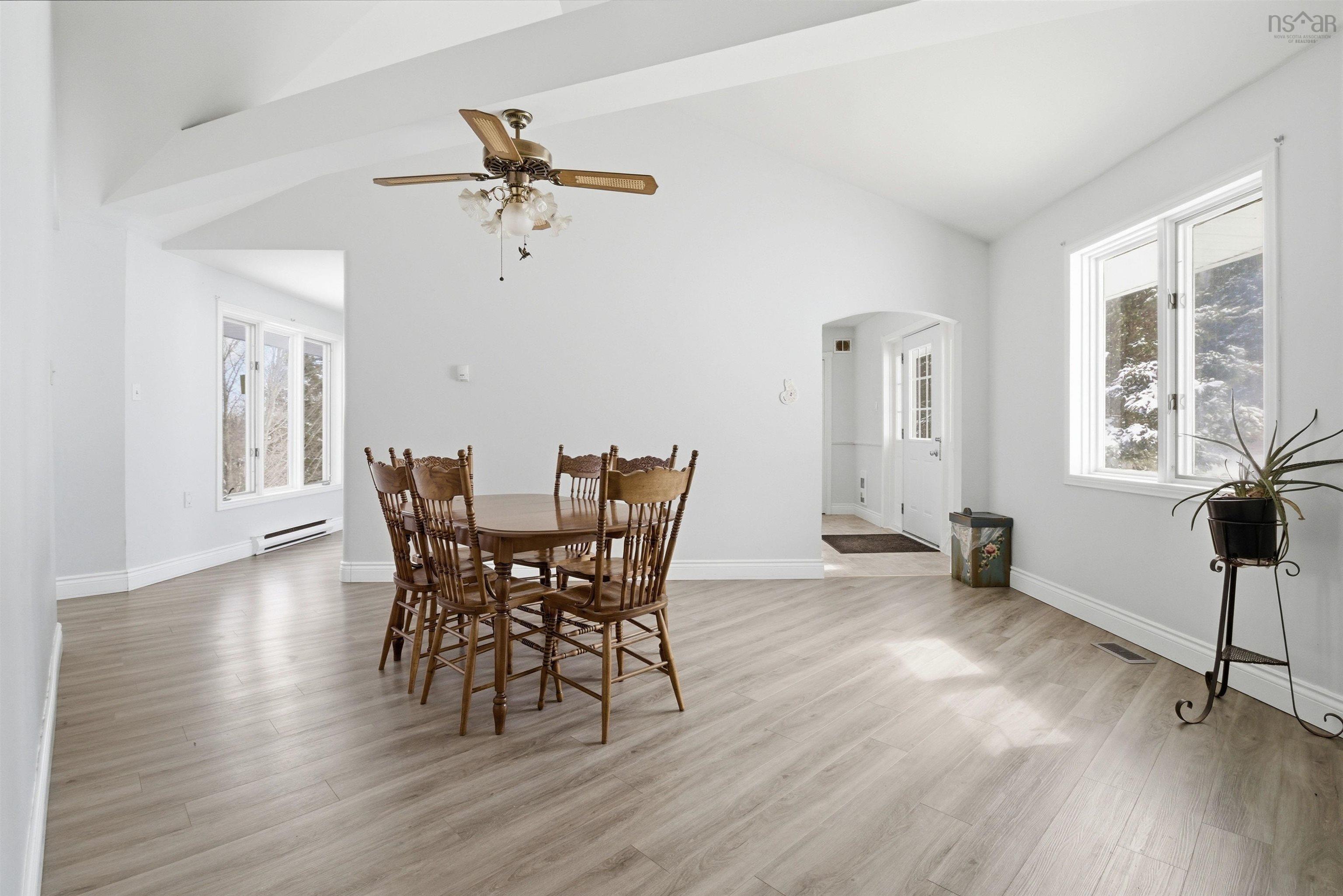 $549,900.00: 4189 Highway 215, Lower Burlington