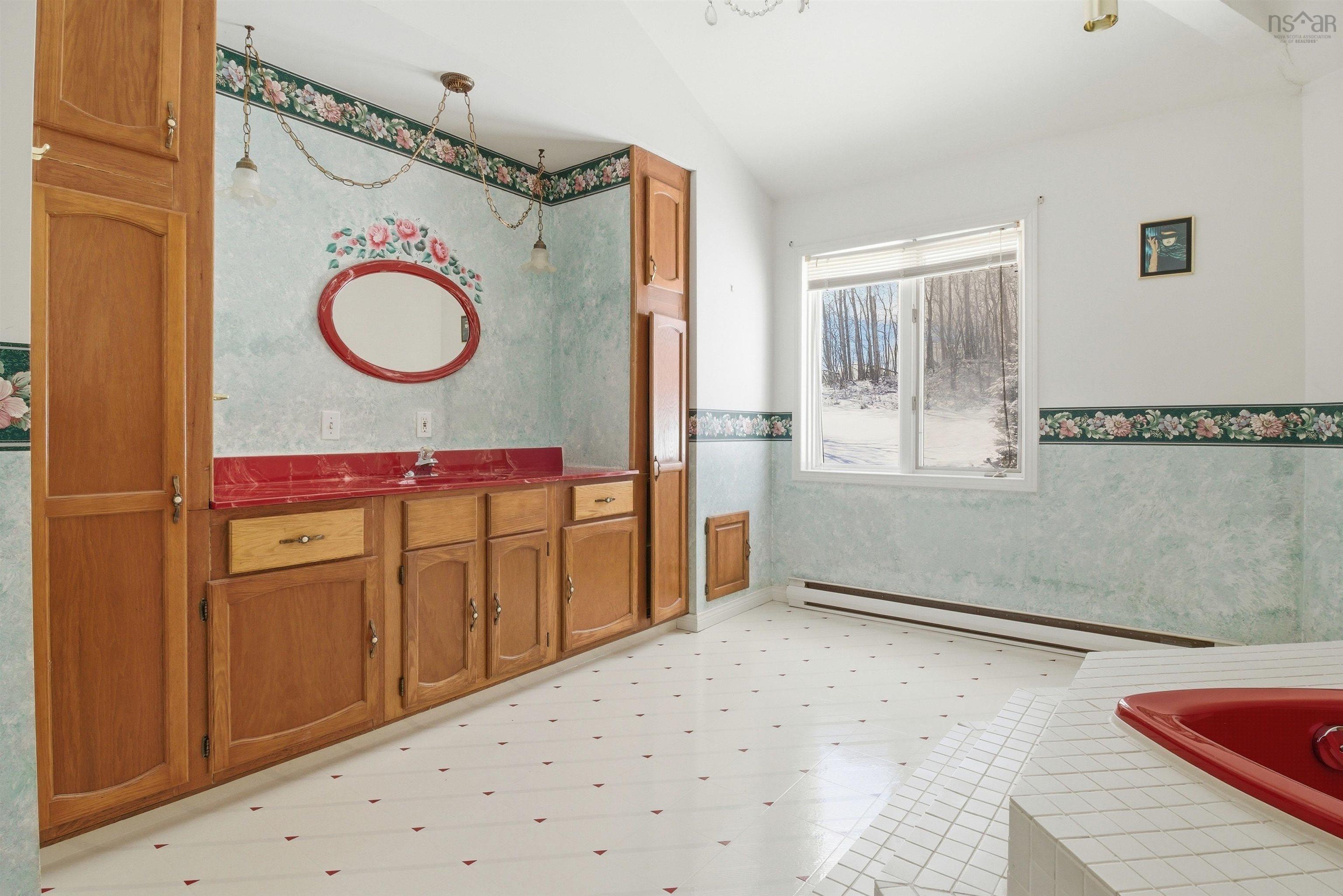 $549,900.00: 4189 Highway 215, Lower Burlington