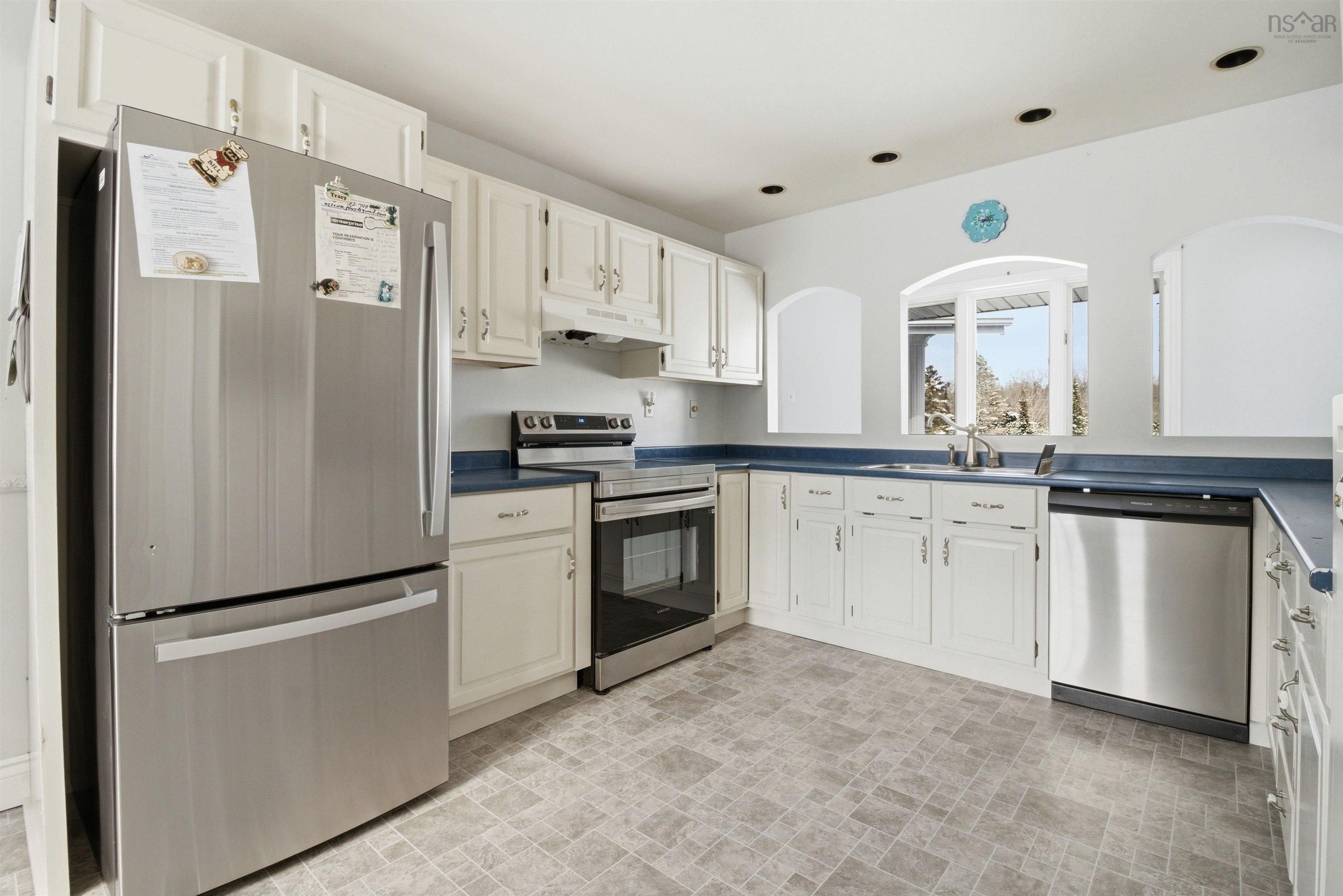 $549,900.00: 4189 Highway 215, Lower Burlington