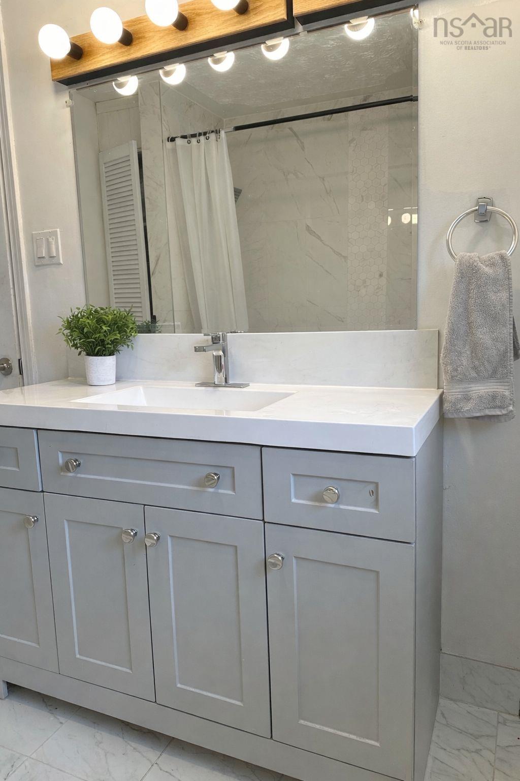 $579,900.00: 26 Terence Bay Road, Whites Lake