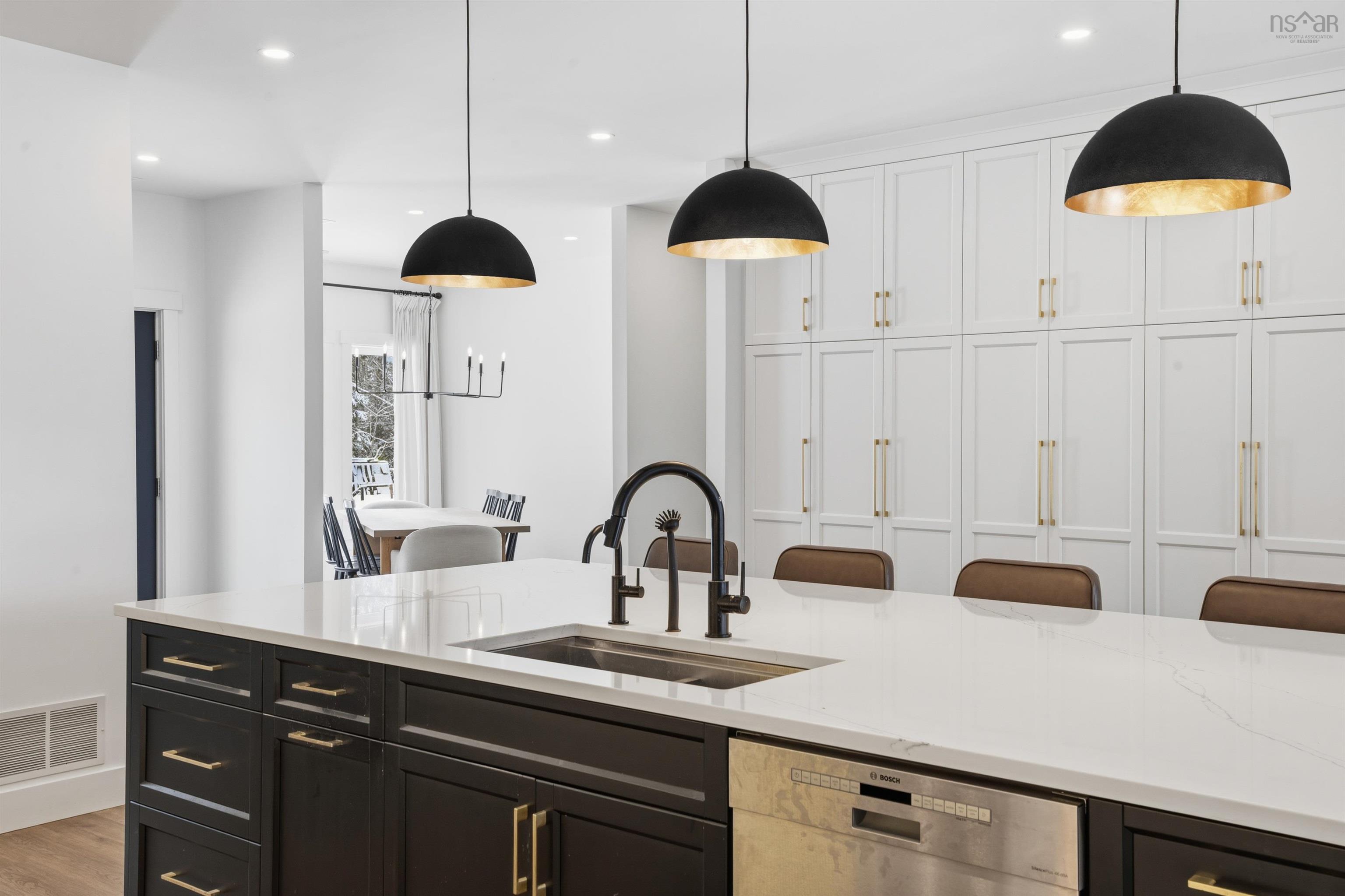 $1,239,000.00: 502 High Road, Fall River