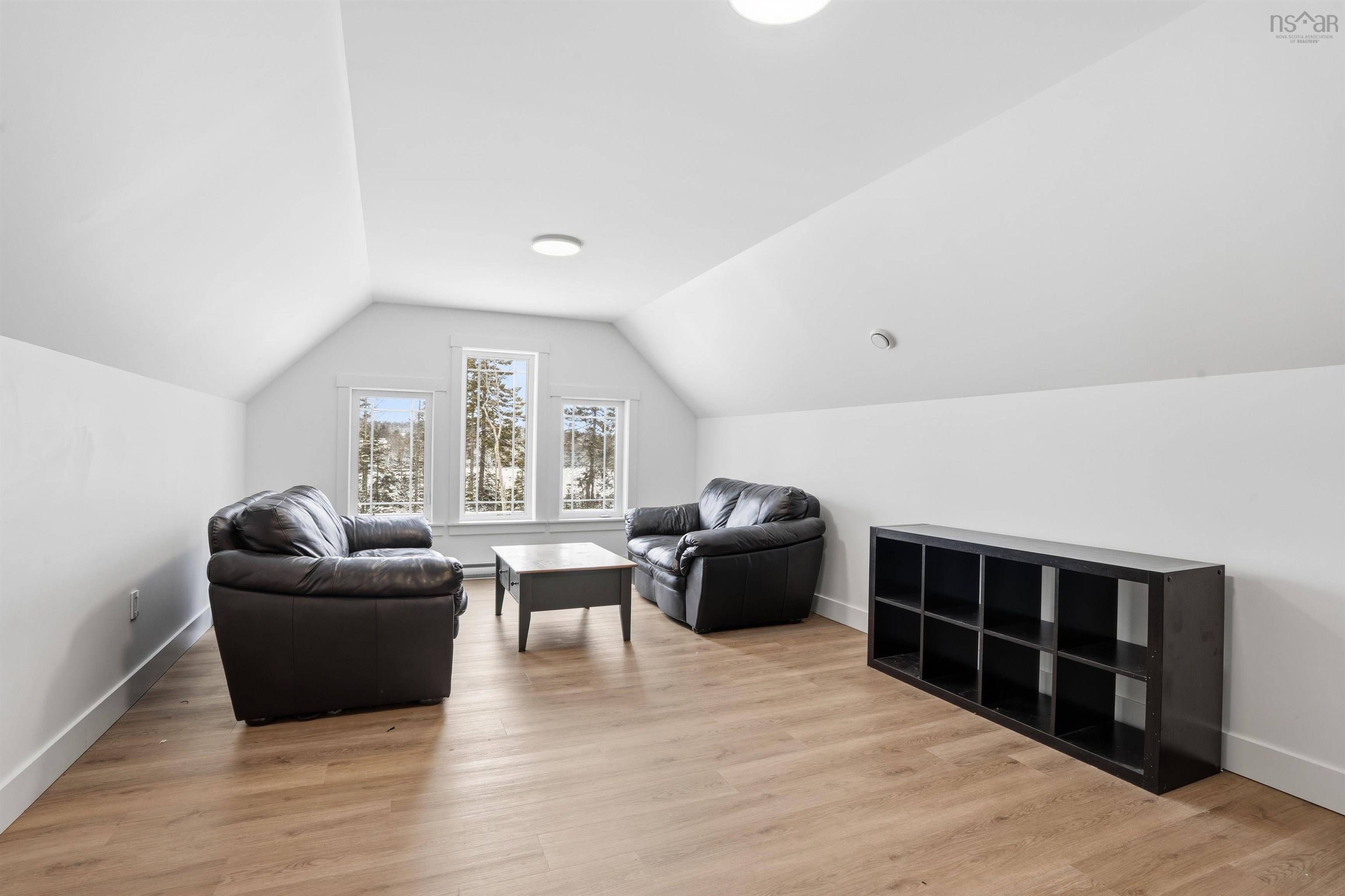 $1,239,000.00: 502 High Road, Fall River