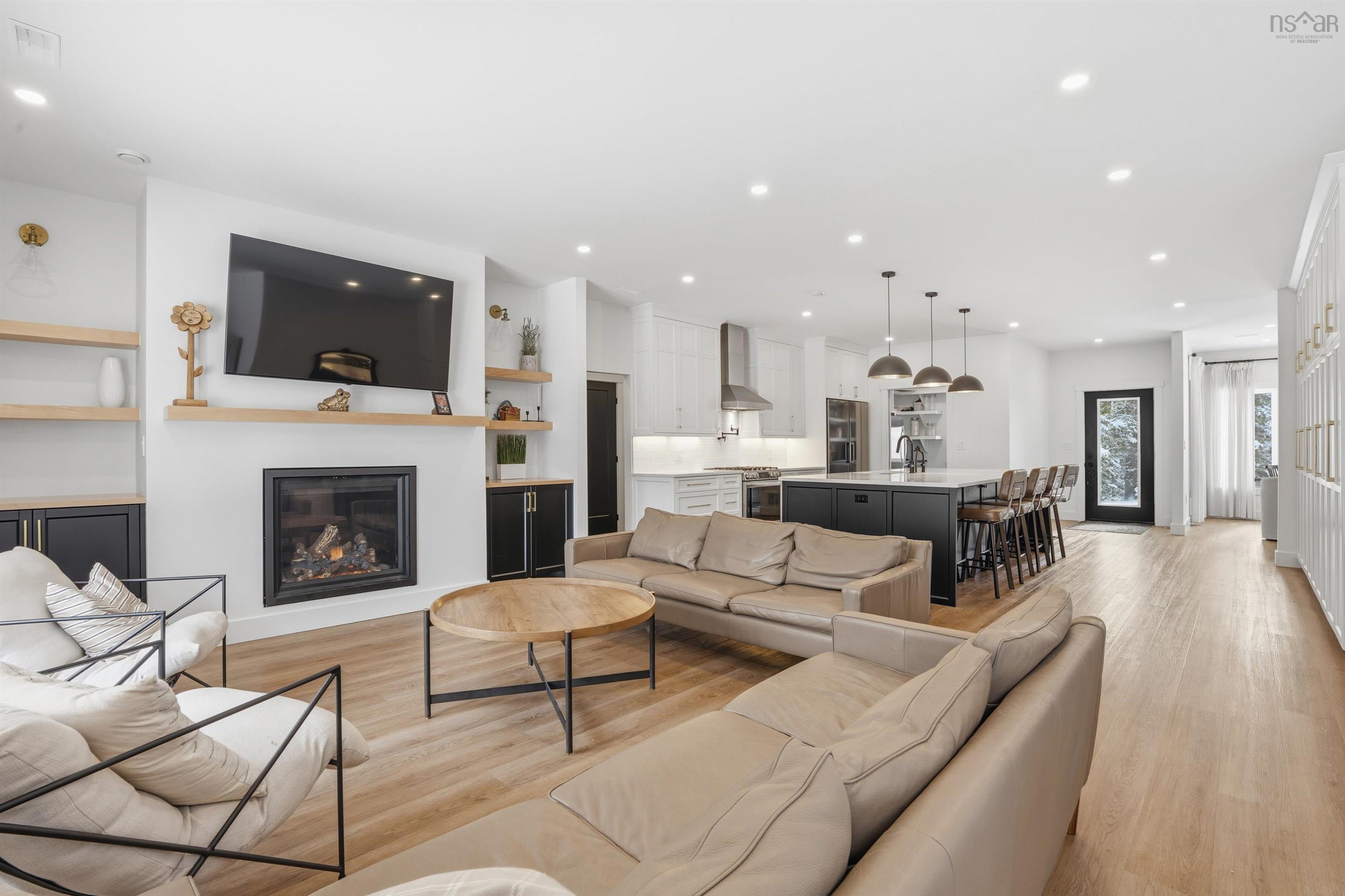 $1,239,000.00: 502 High Road, Fall River