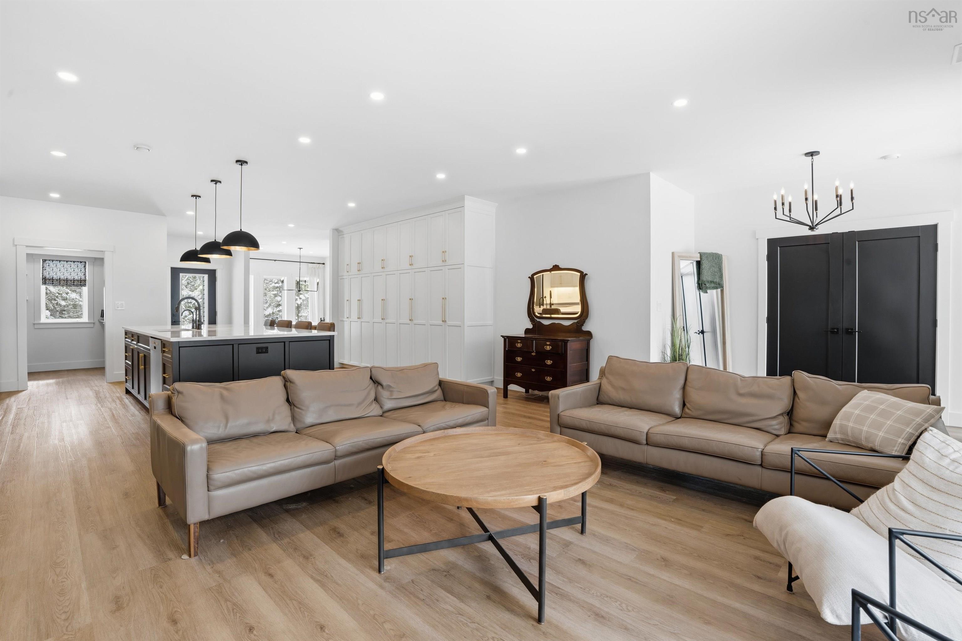 $1,239,000.00: 502 High Road, Fall River