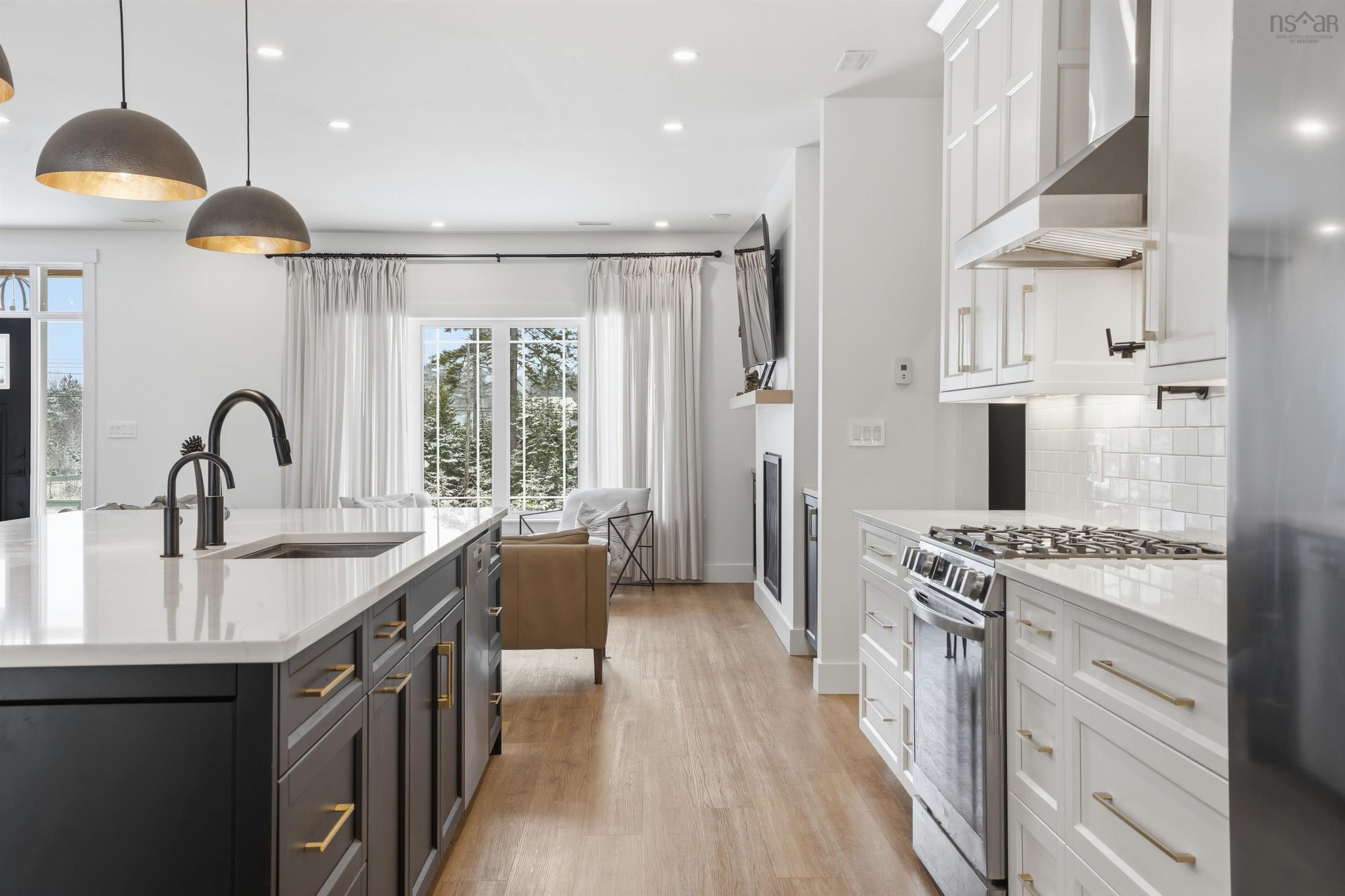 $1,239,000.00: 502 High Road, Fall River