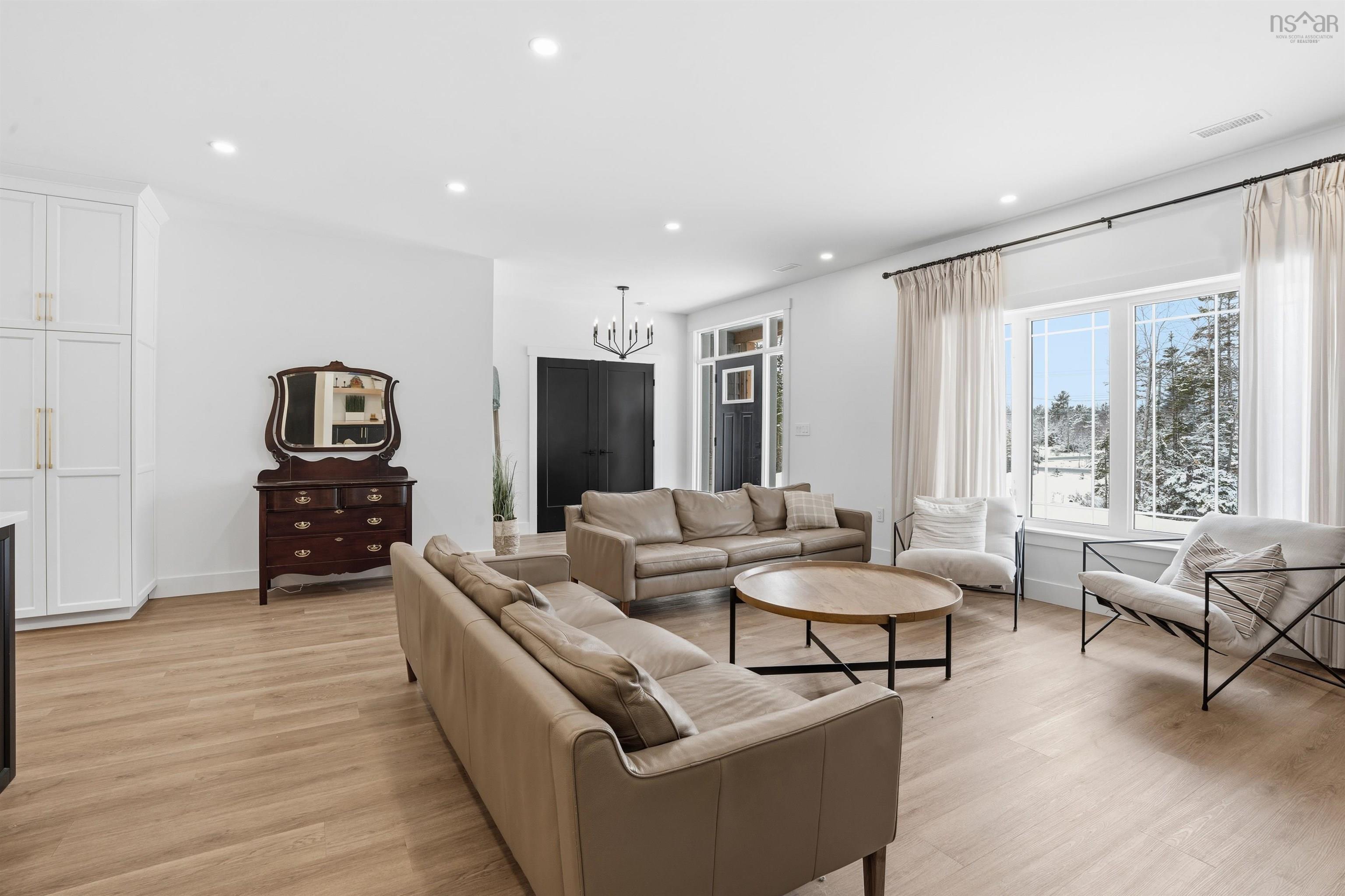 $1,239,000.00: 502 High Road, Fall River