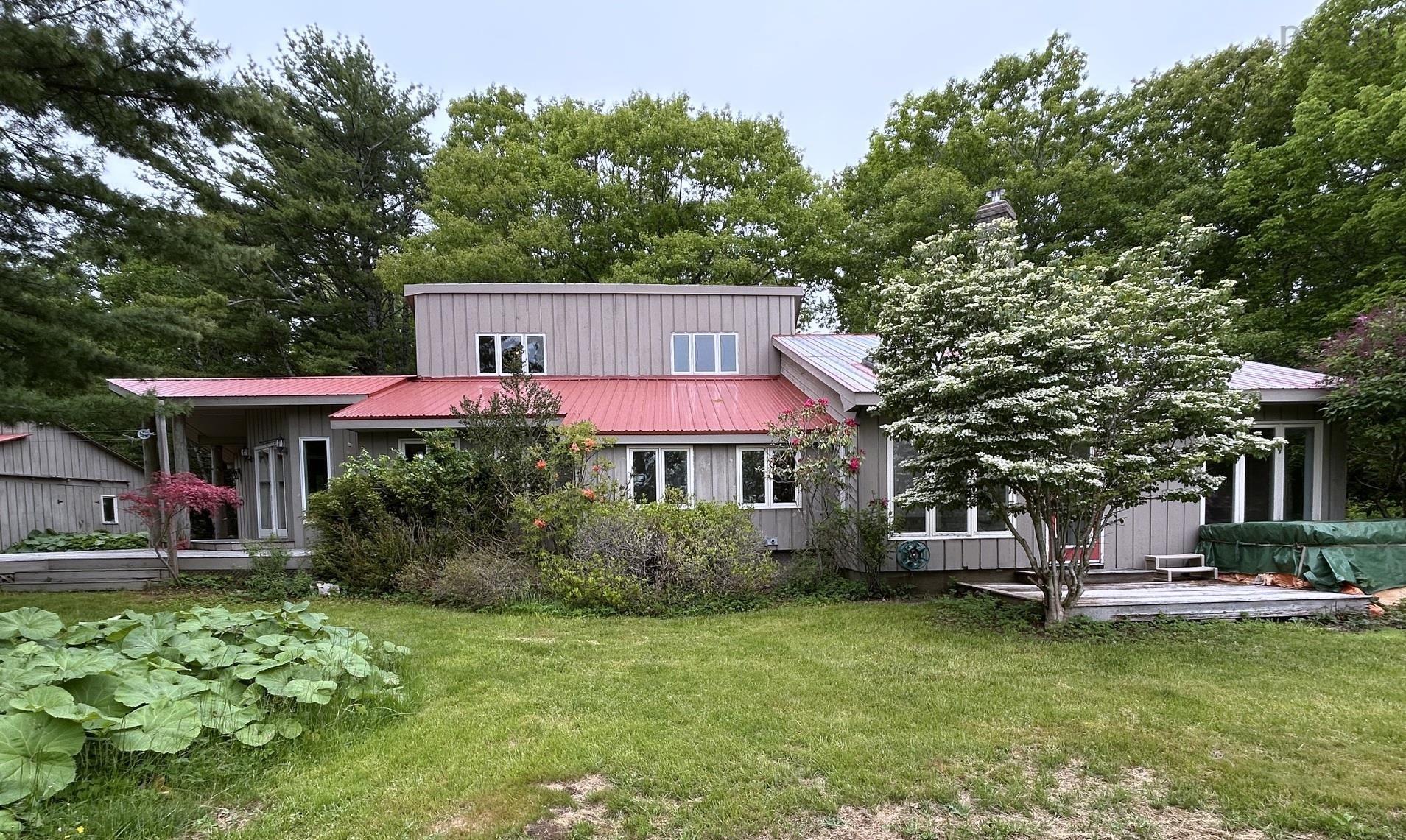 $650,000.00: 371 Lacey Mines Road, Chester Basin