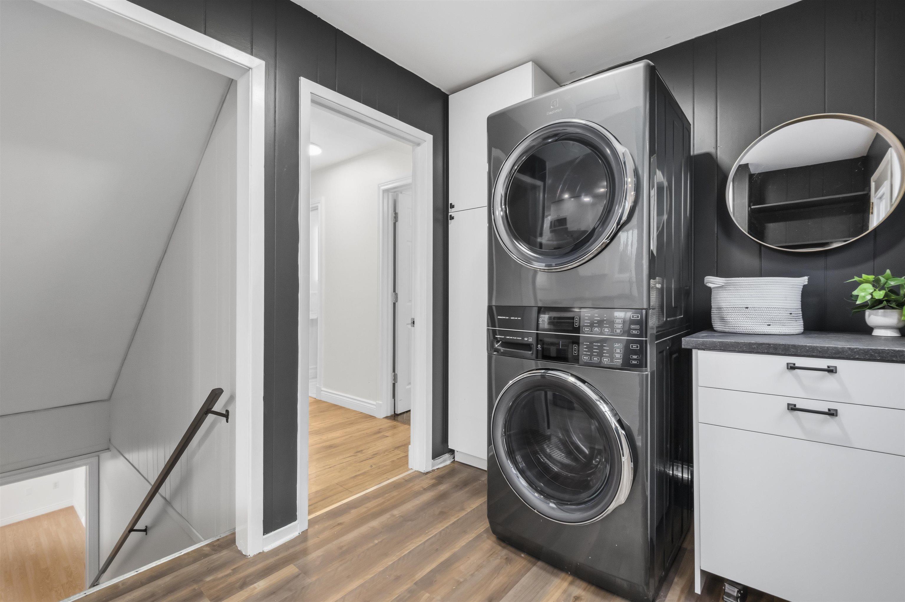 $565,000.00: 869 West Pennant Road, West Pennant