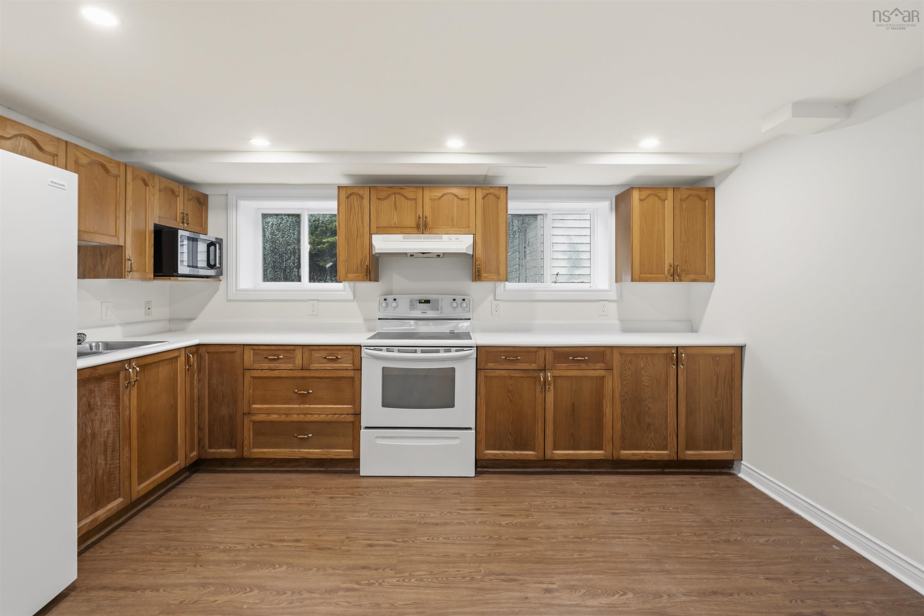 $565,000.00: 869 West Pennant Road, West Pennant