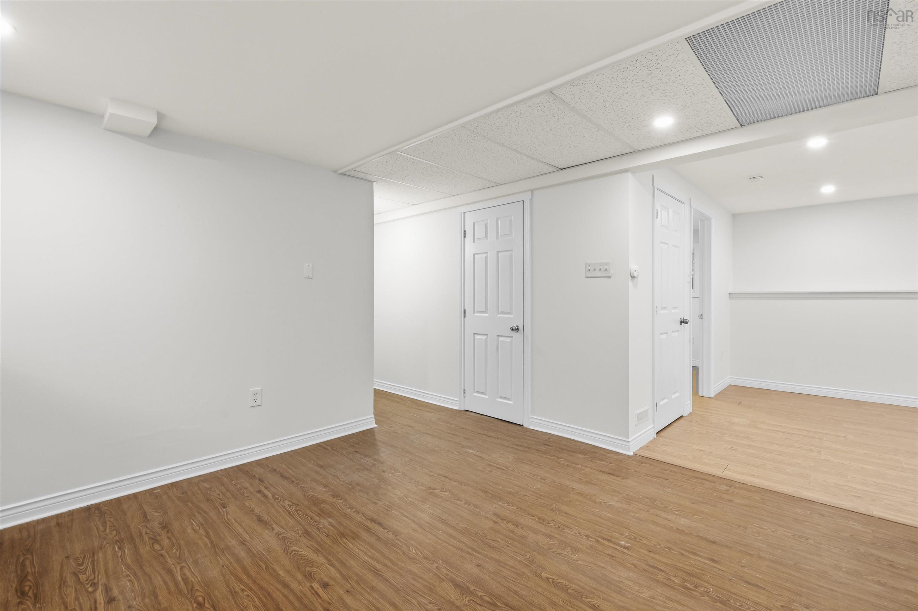 $565,000.00: 869 West Pennant Road, West Pennant