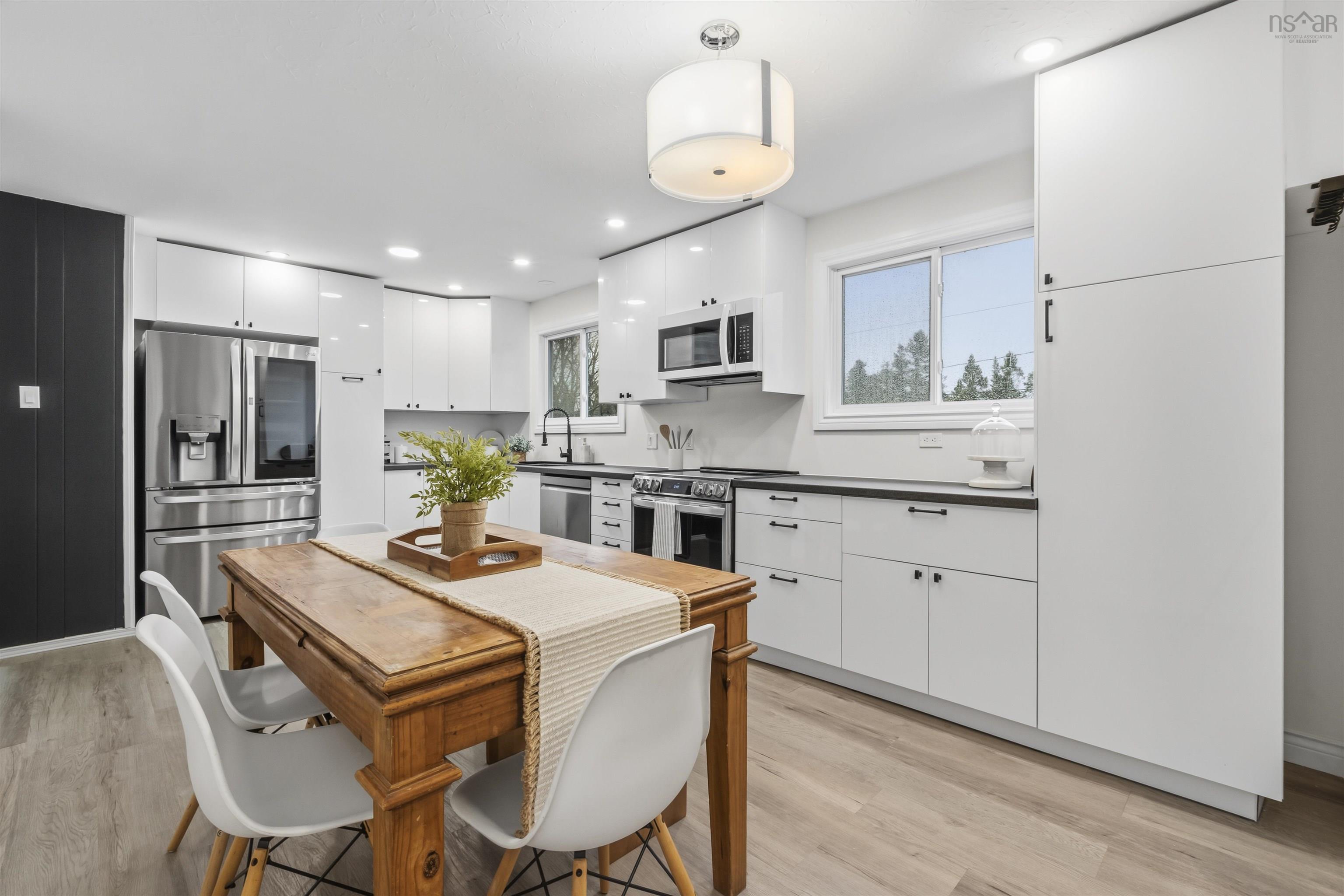 $565,000.00: 869 West Pennant Road, West Pennant