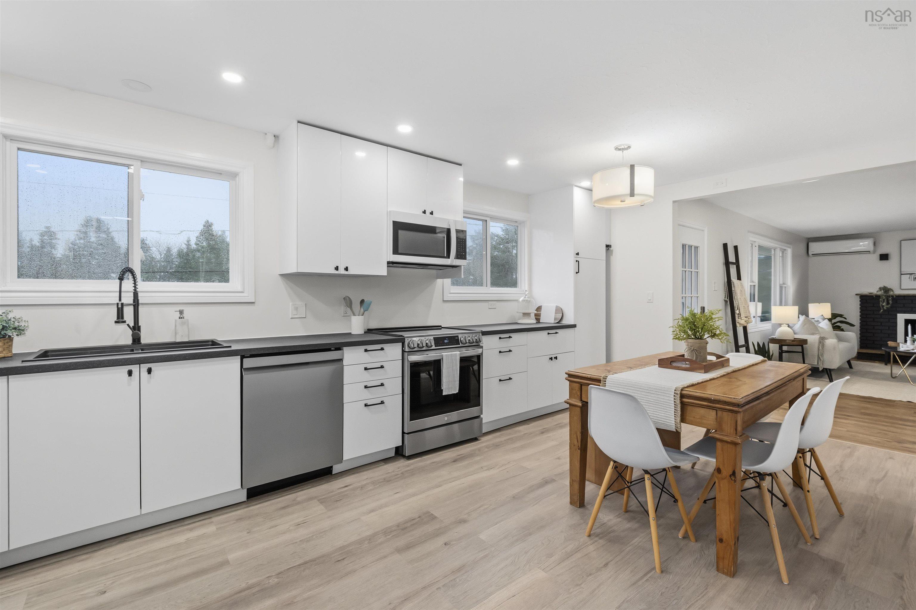 $565,000.00: 869 West Pennant Road, West Pennant