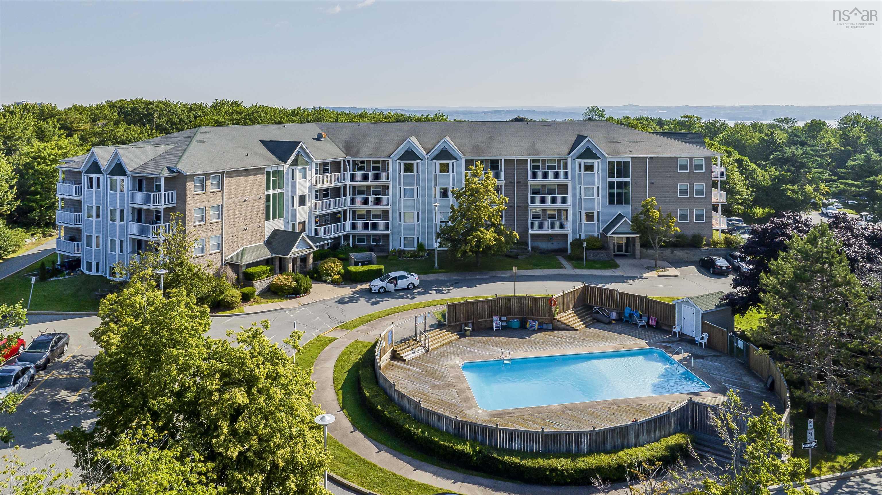 $369,900.00: 303 93 Kearney Lake Road, Clayton Park