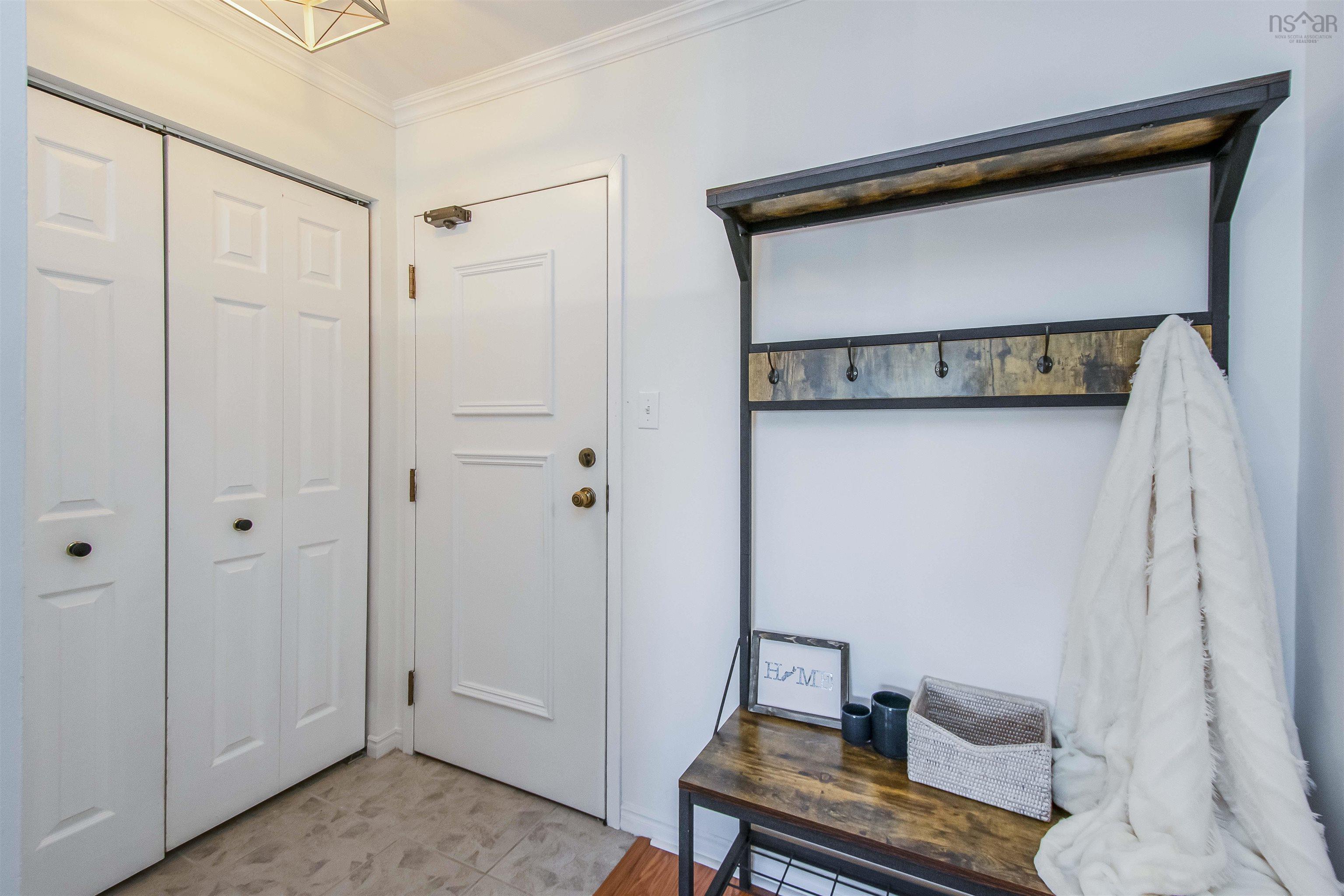 $369,900.00: 303 93 Kearney Lake Road, Clayton Park