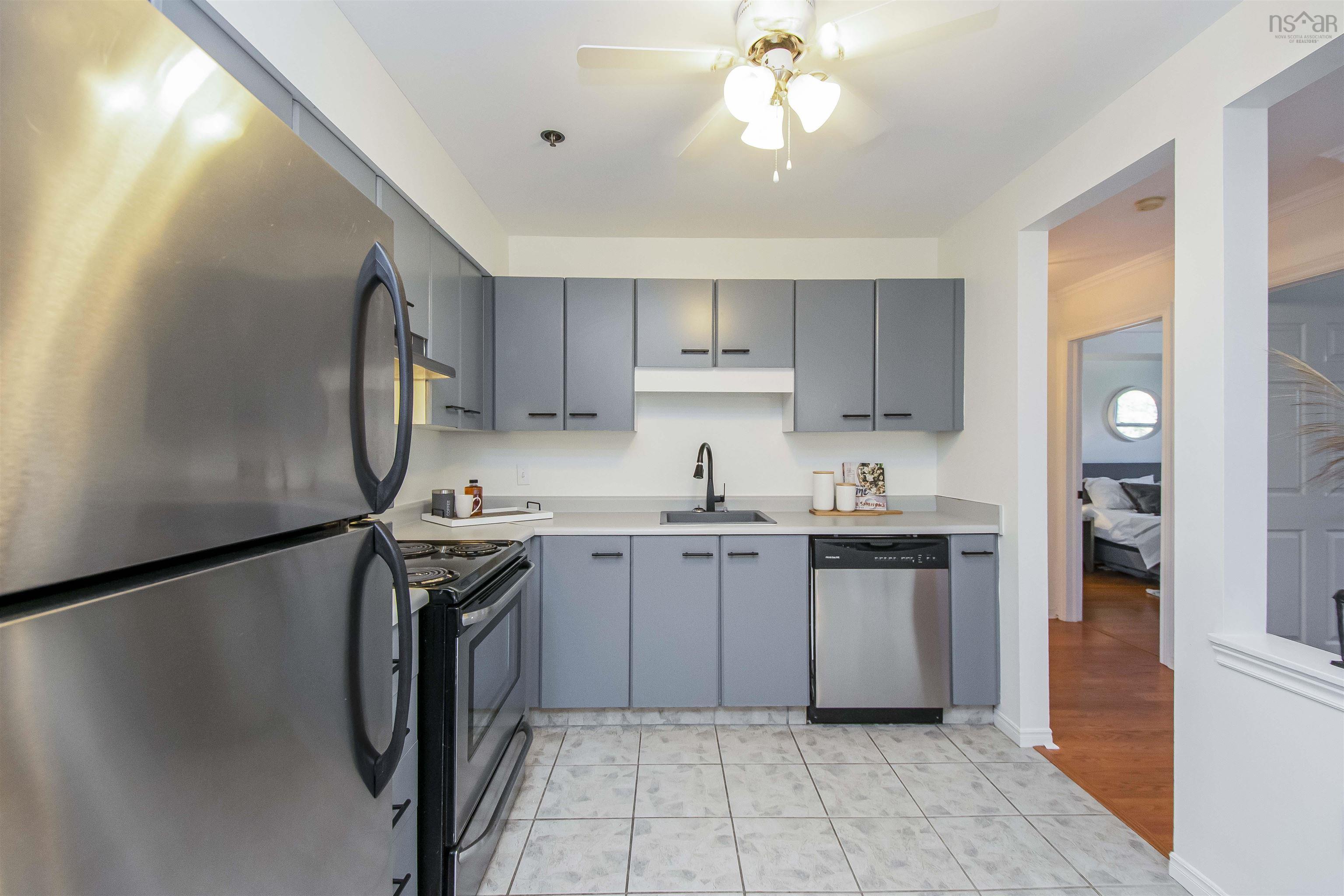 $369,900.00: 303 93 Kearney Lake Road, Clayton Park