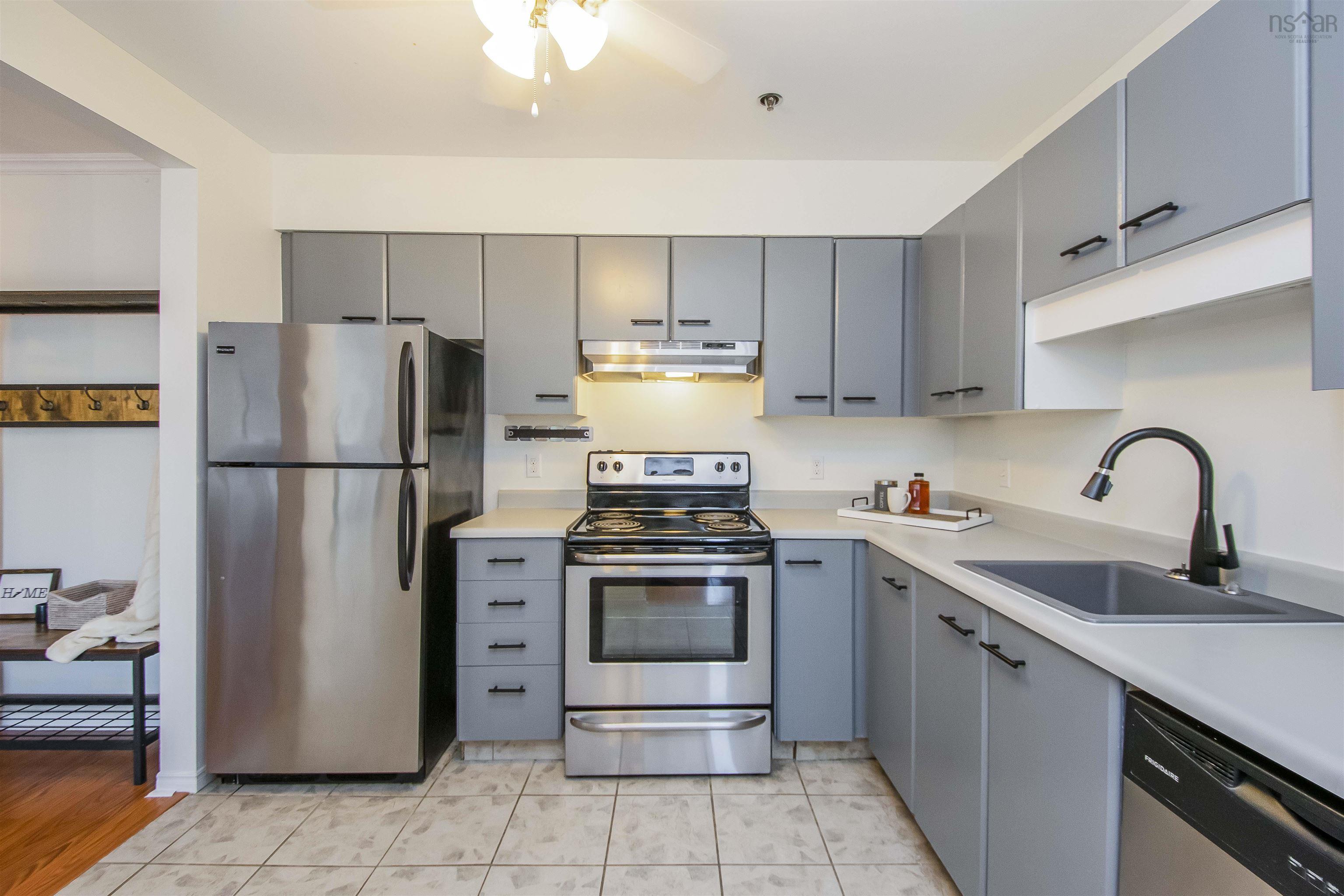 $369,900.00: 303 93 Kearney Lake Road, Clayton Park