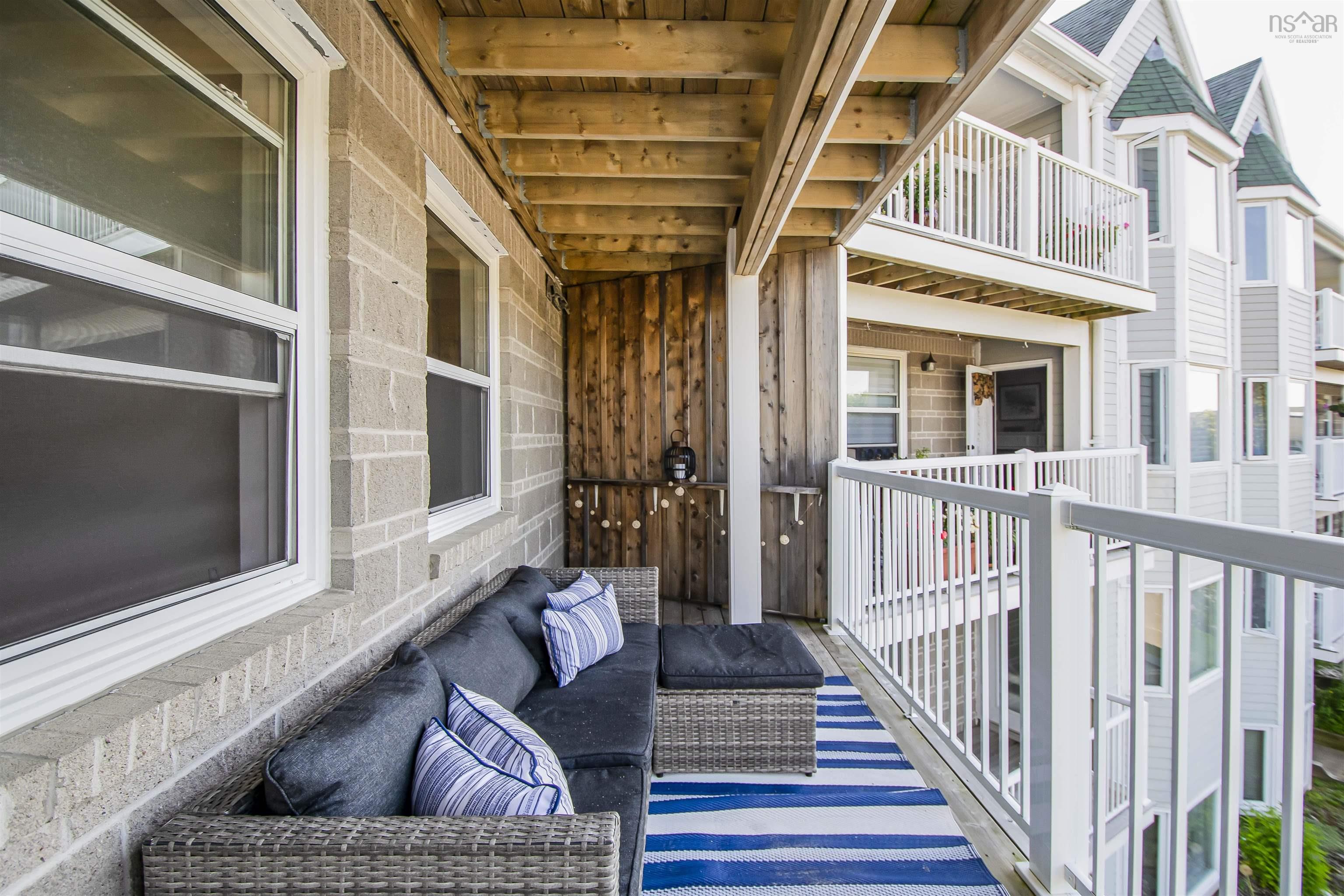 $369,900.00: 303 93 Kearney Lake Road, Clayton Park