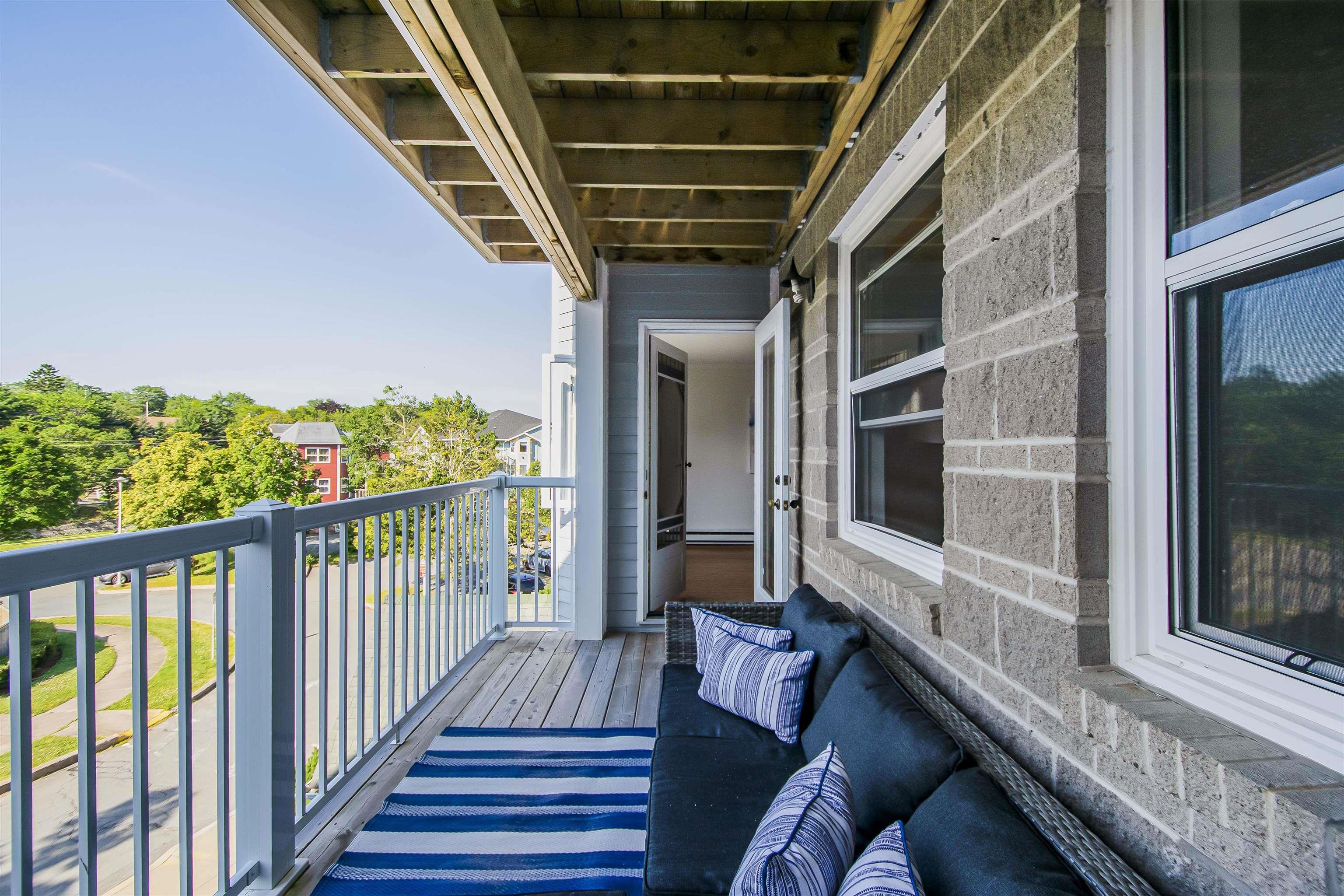 $369,900.00: 303 93 Kearney Lake Road, Clayton Park