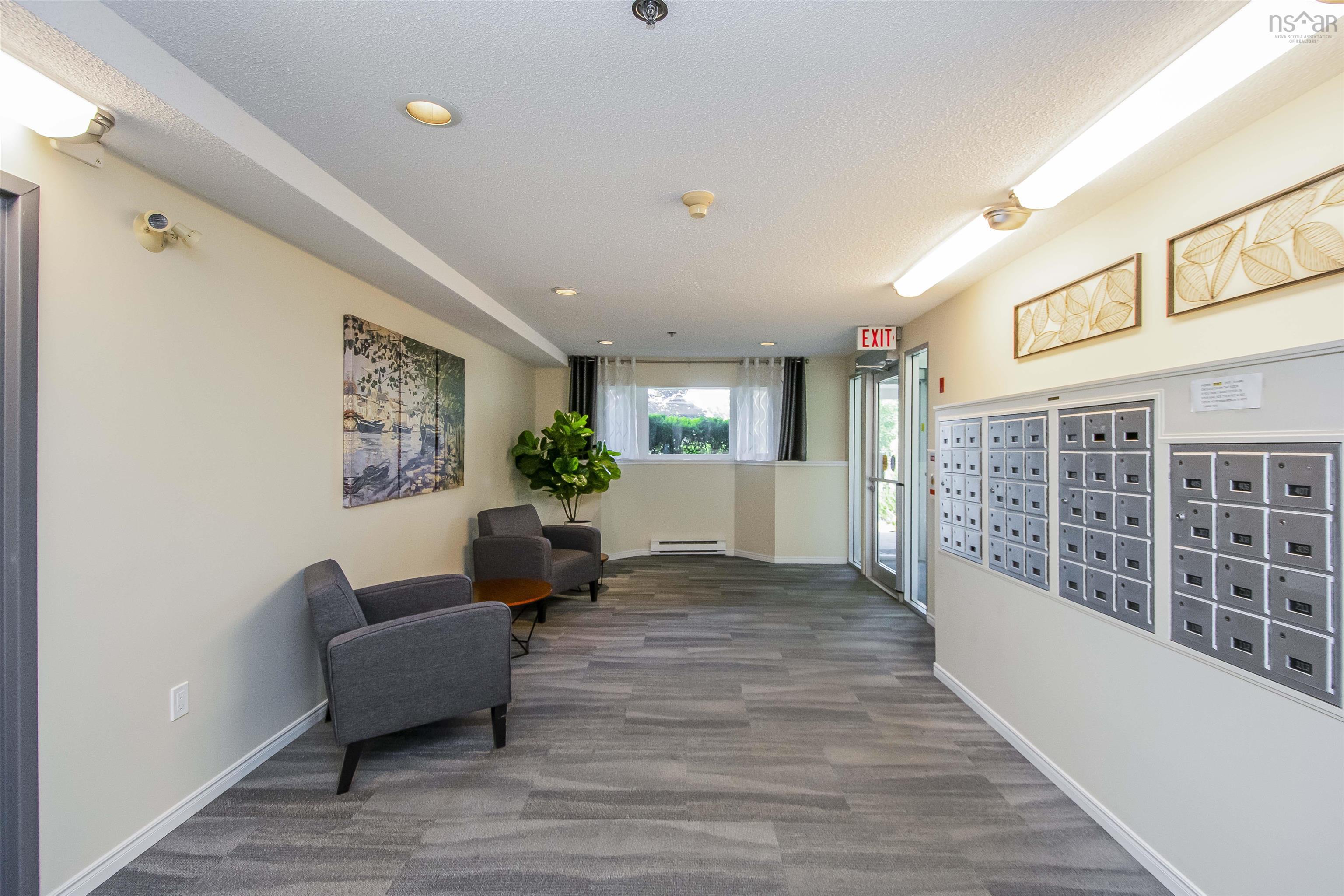 $369,900.00: 303 93 Kearney Lake Road, Clayton Park