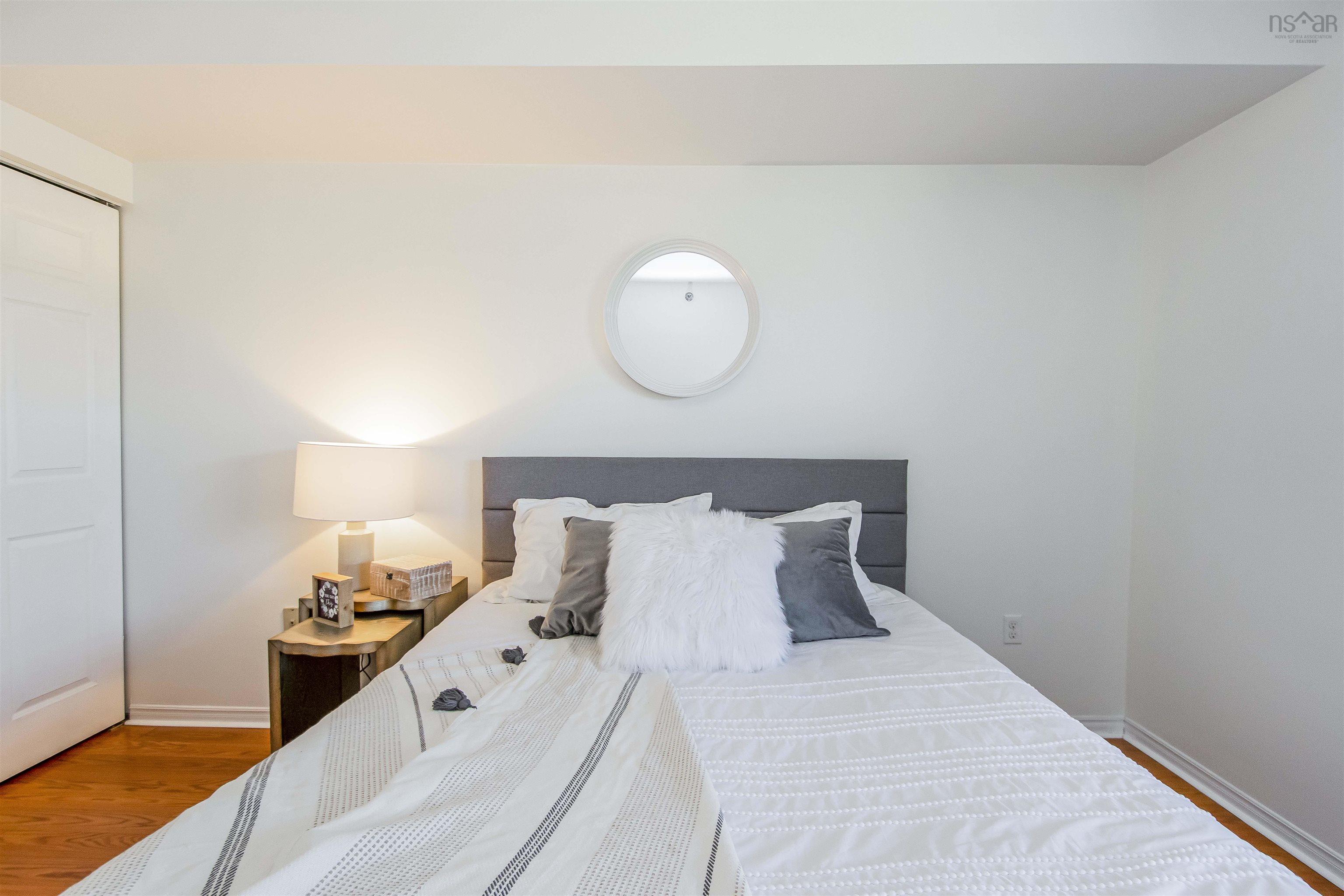 $369,900.00: 303 93 Kearney Lake Road, Clayton Park