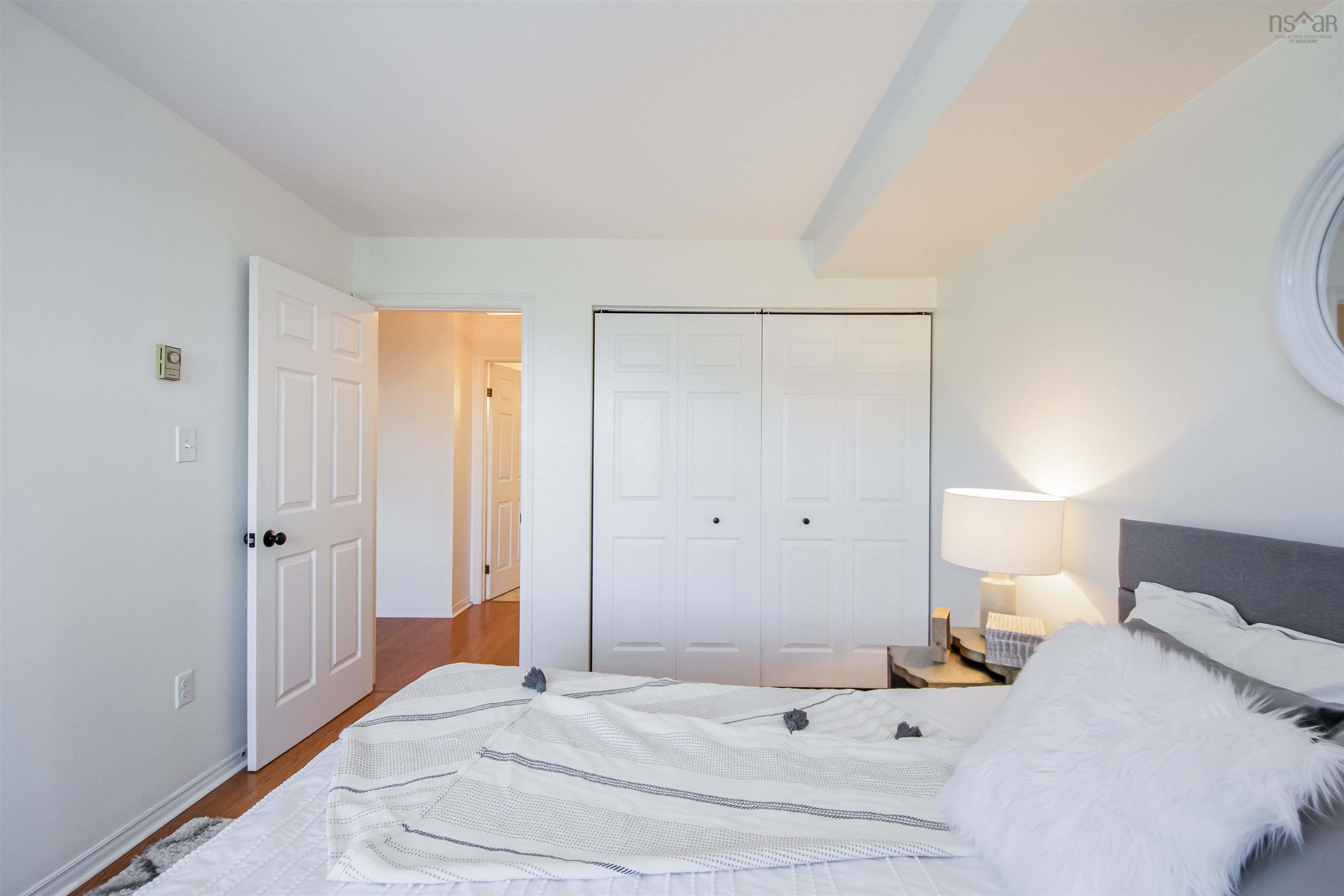 $369,900.00: 303 93 Kearney Lake Road, Clayton Park