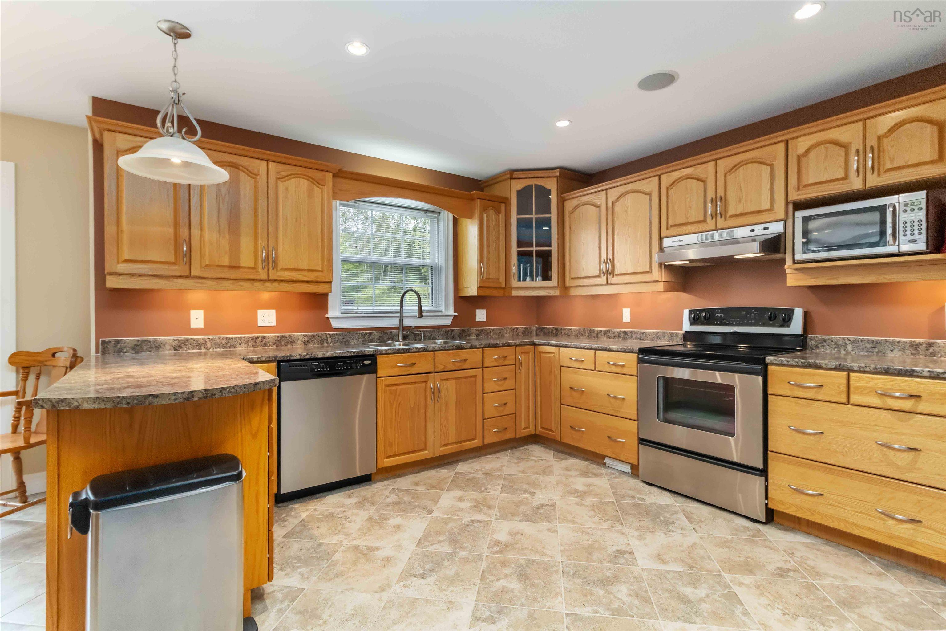 $835,000.00: 16 Valerie Court, Windsor Junction