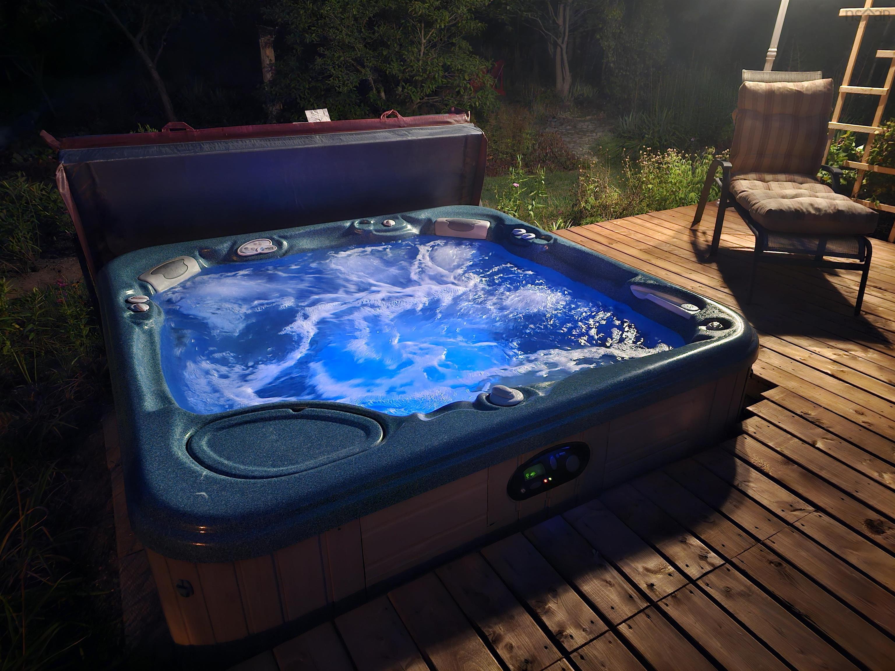 $835,000.00: 16 Valerie Court, Windsor Junction