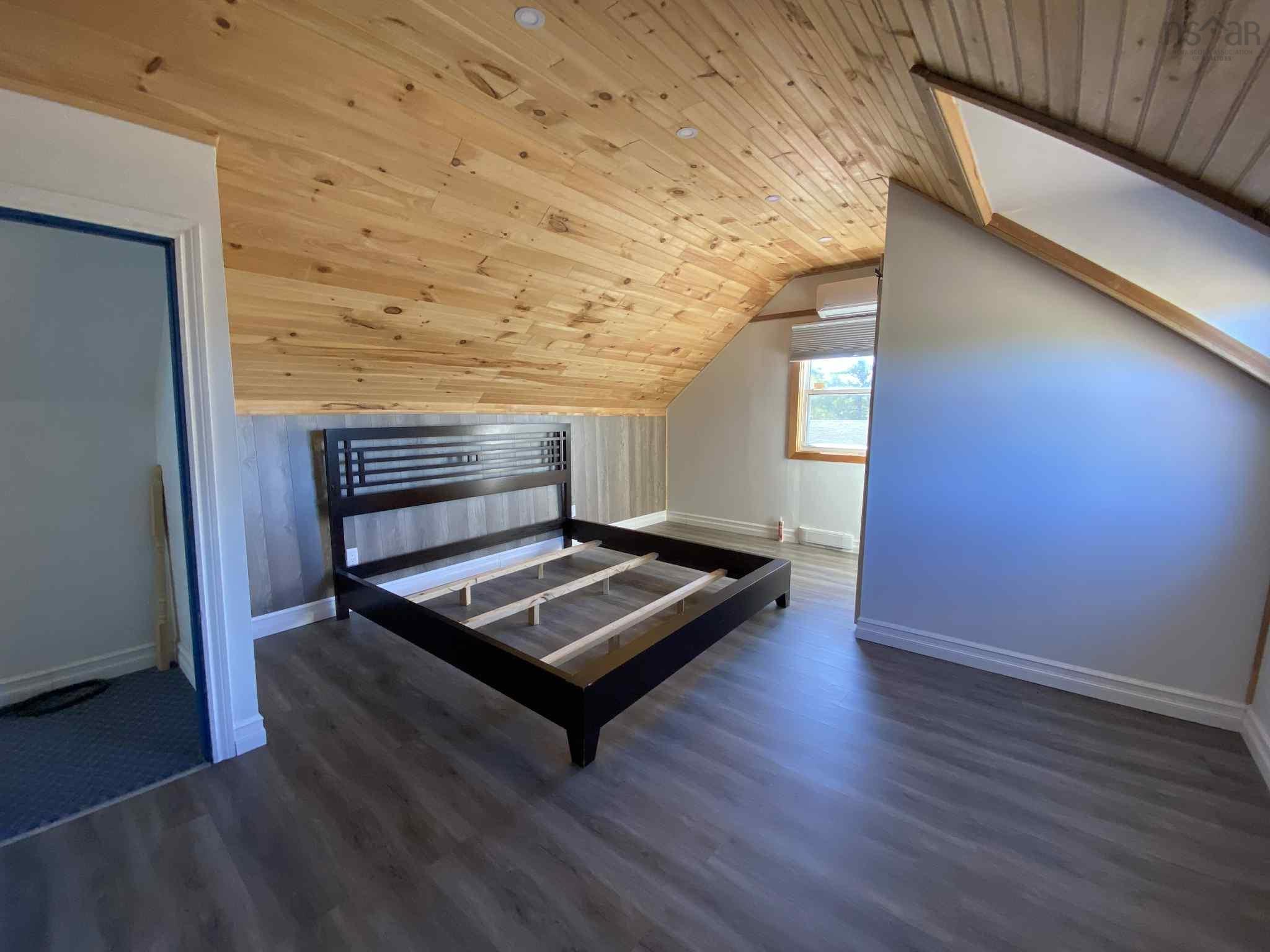 $455,000.00: 2799 1 Highway, Upper Clements