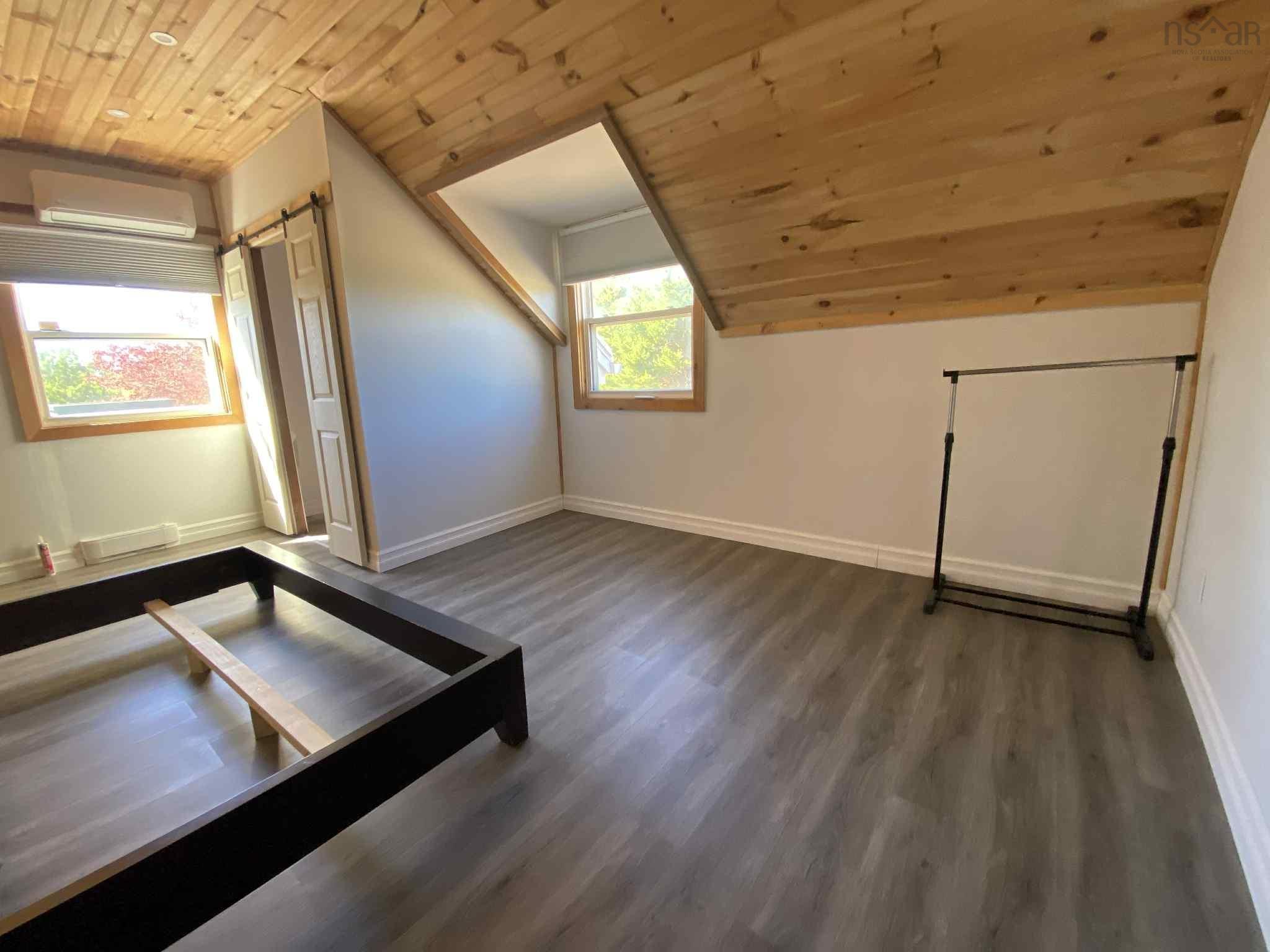 $455,000.00: 2799 1 Highway, Upper Clements