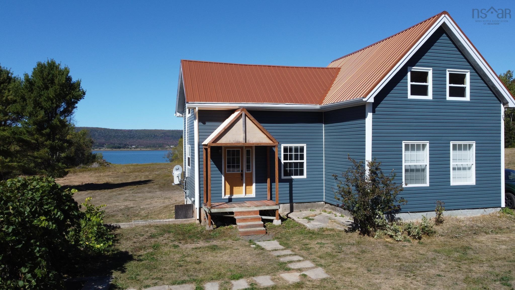 $455,000.00: 2799 1 Highway, Upper Clements