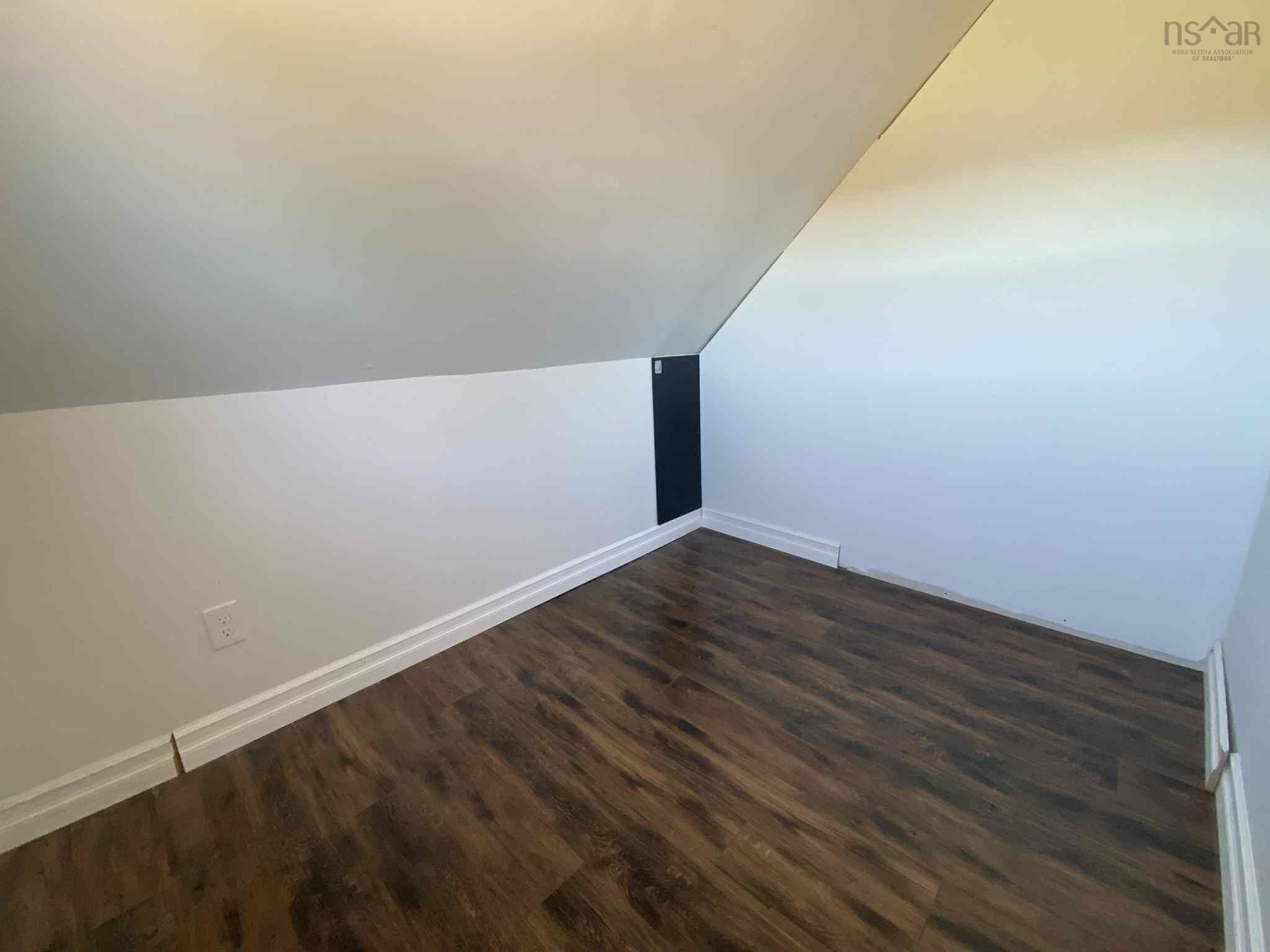 $455,000.00: 2799 1 Highway, Upper Clements