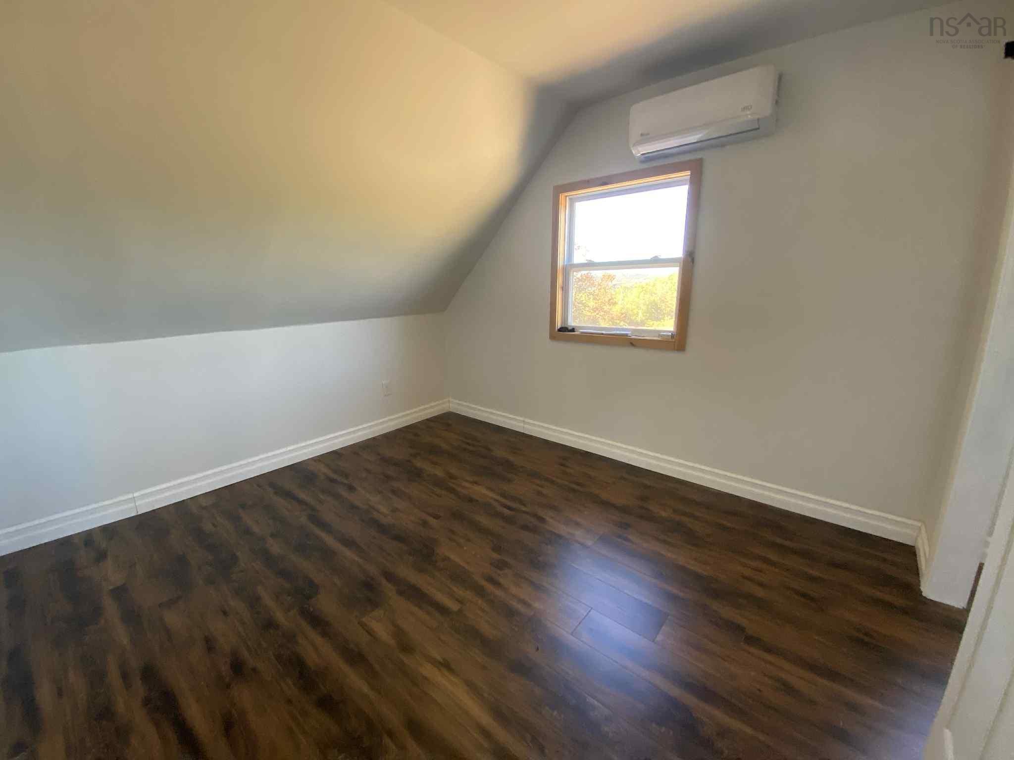 $455,000.00: 2799 1 Highway, Upper Clements