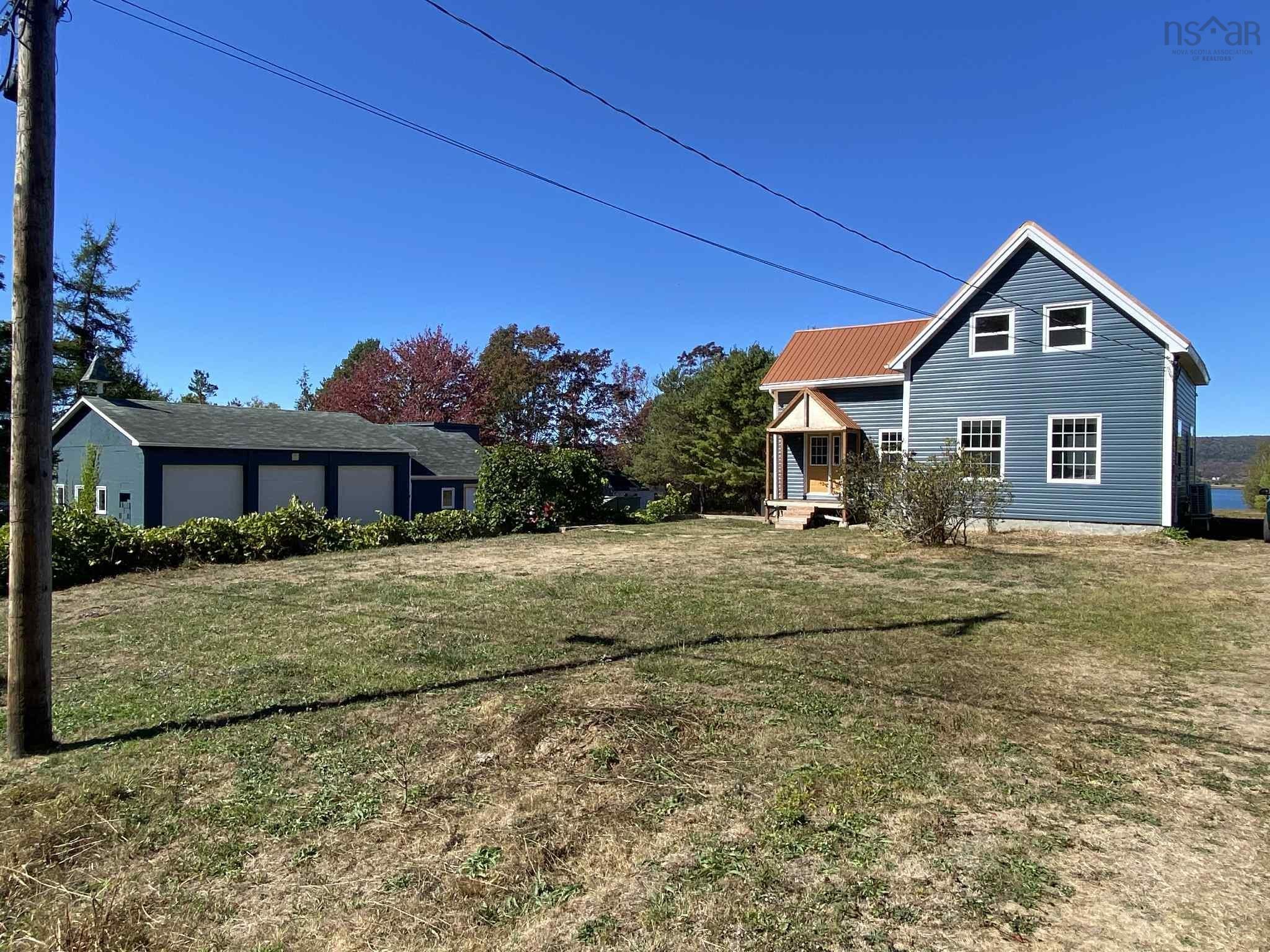 $455,000.00: 2799 1 Highway, Upper Clements