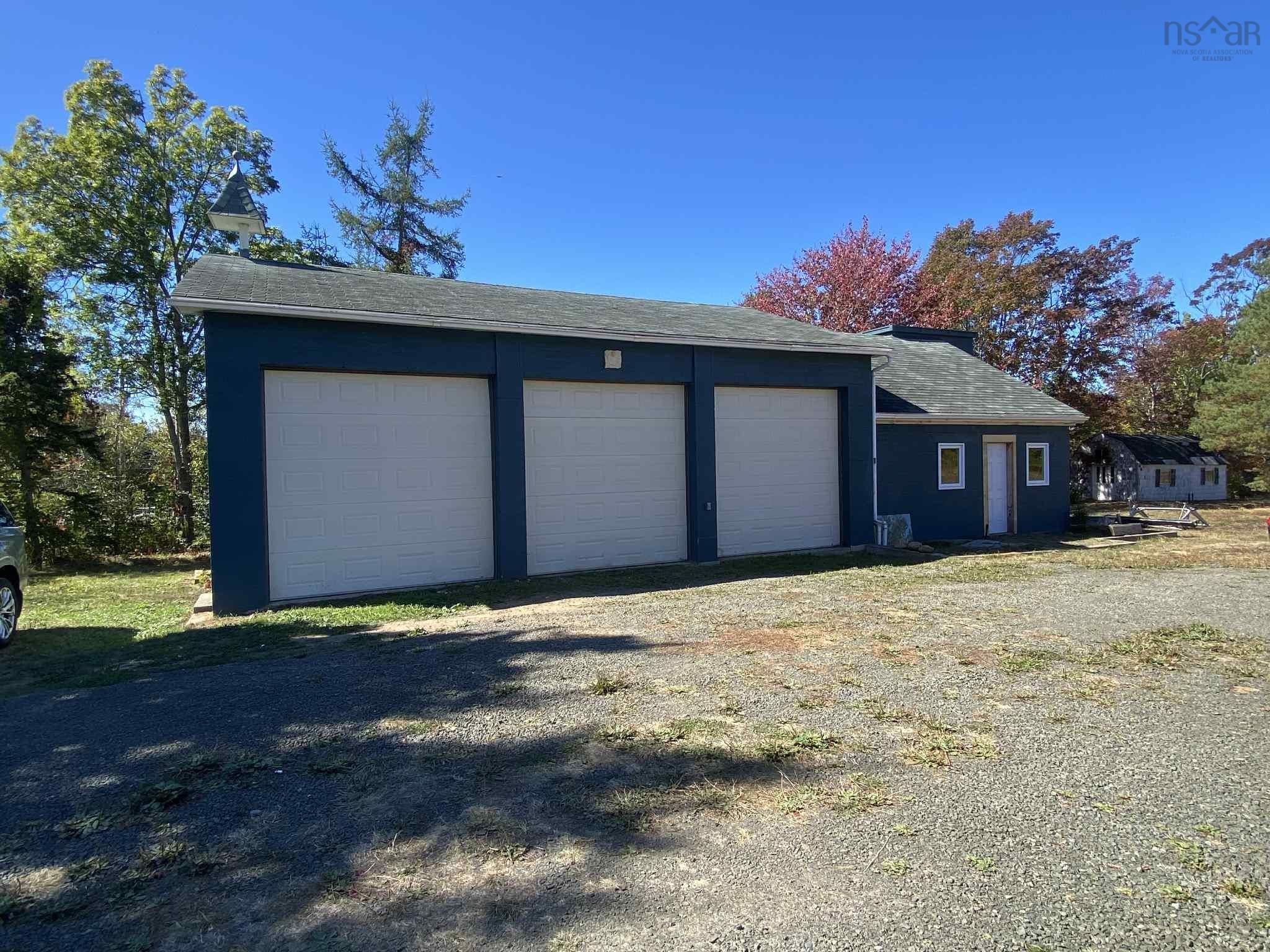 $455,000.00: 2799 1 Highway, Upper Clements