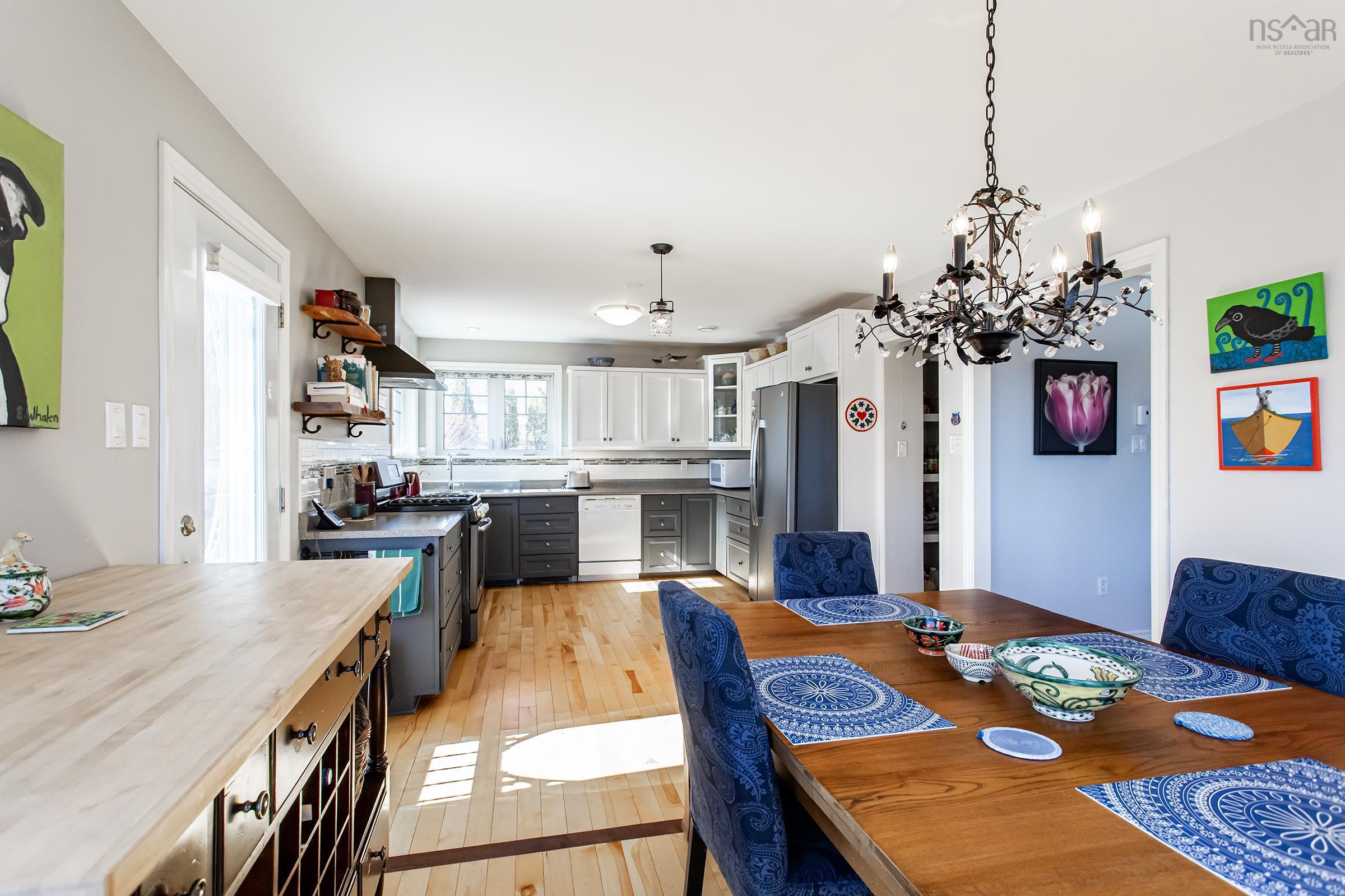 $639,000.00: 36 Beech Hill Road, North Alton