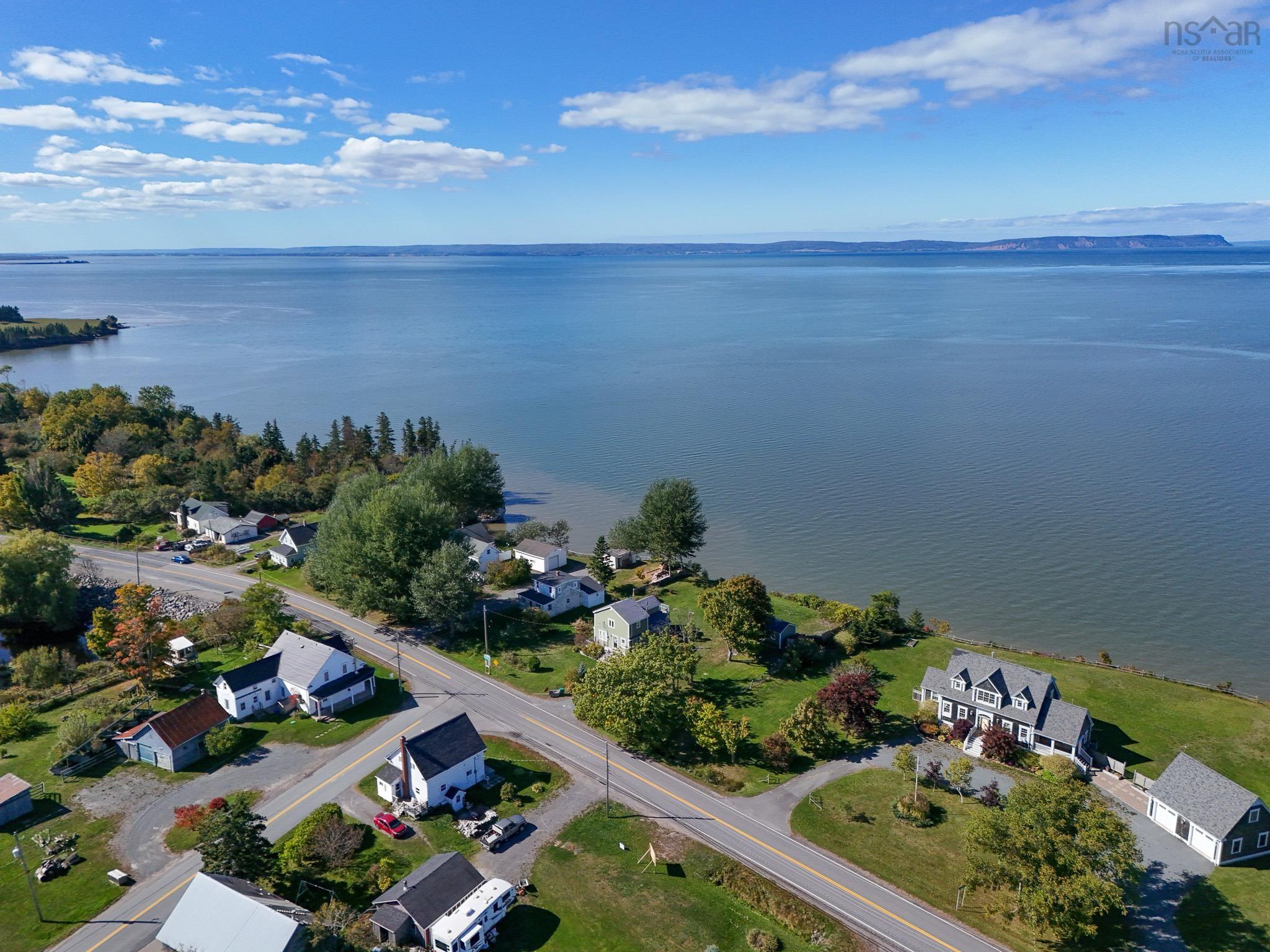 $434,900.00: 6357 Highway 215, Cheverie