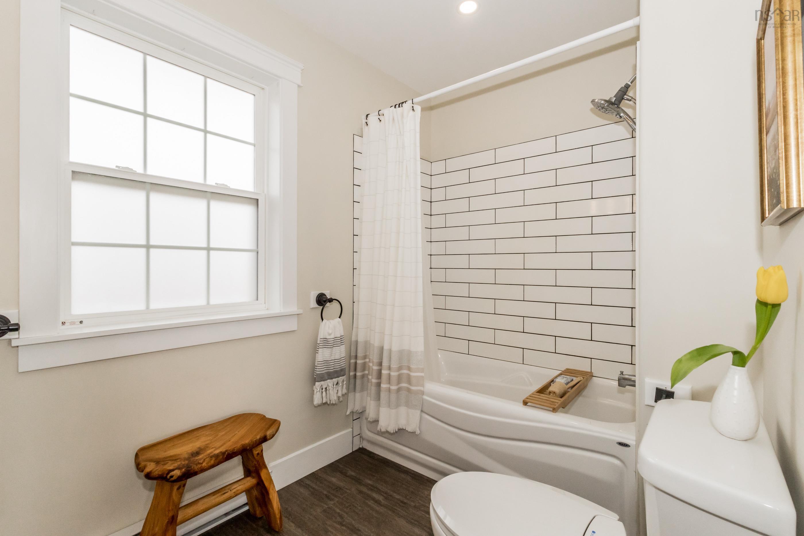 $529,900.00: 71 Acorn Lane, Kingston