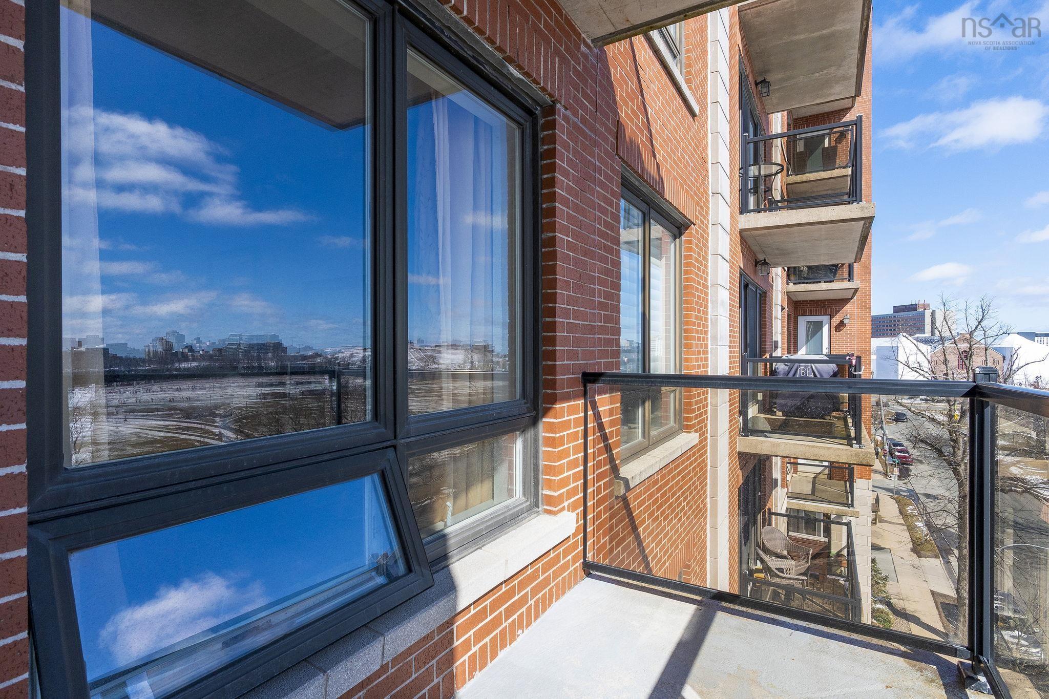 $744,900.00: 502 5839 Cunard Street, Halifax