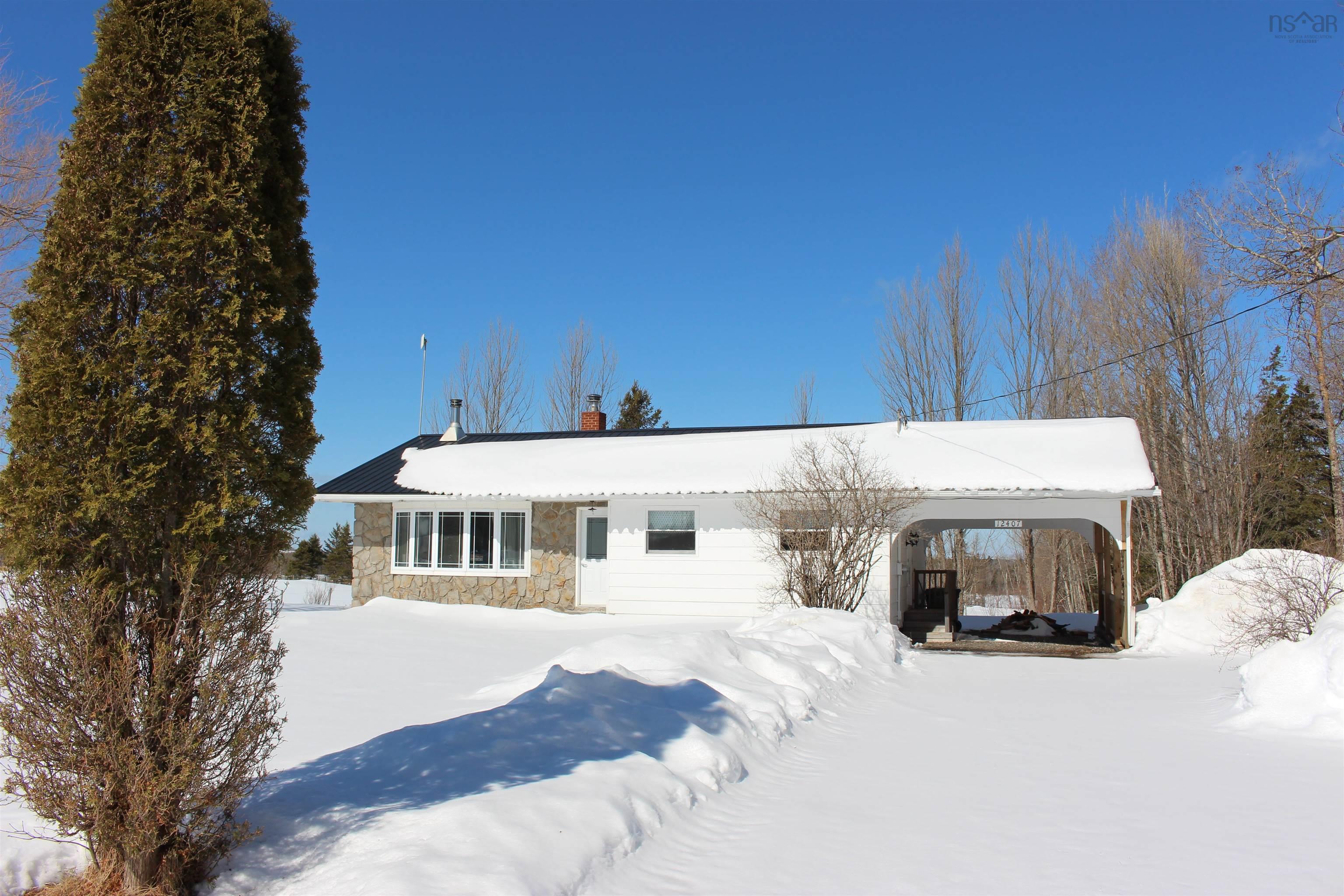 $399,900.00: 12407 Highway 4, West Wentworth