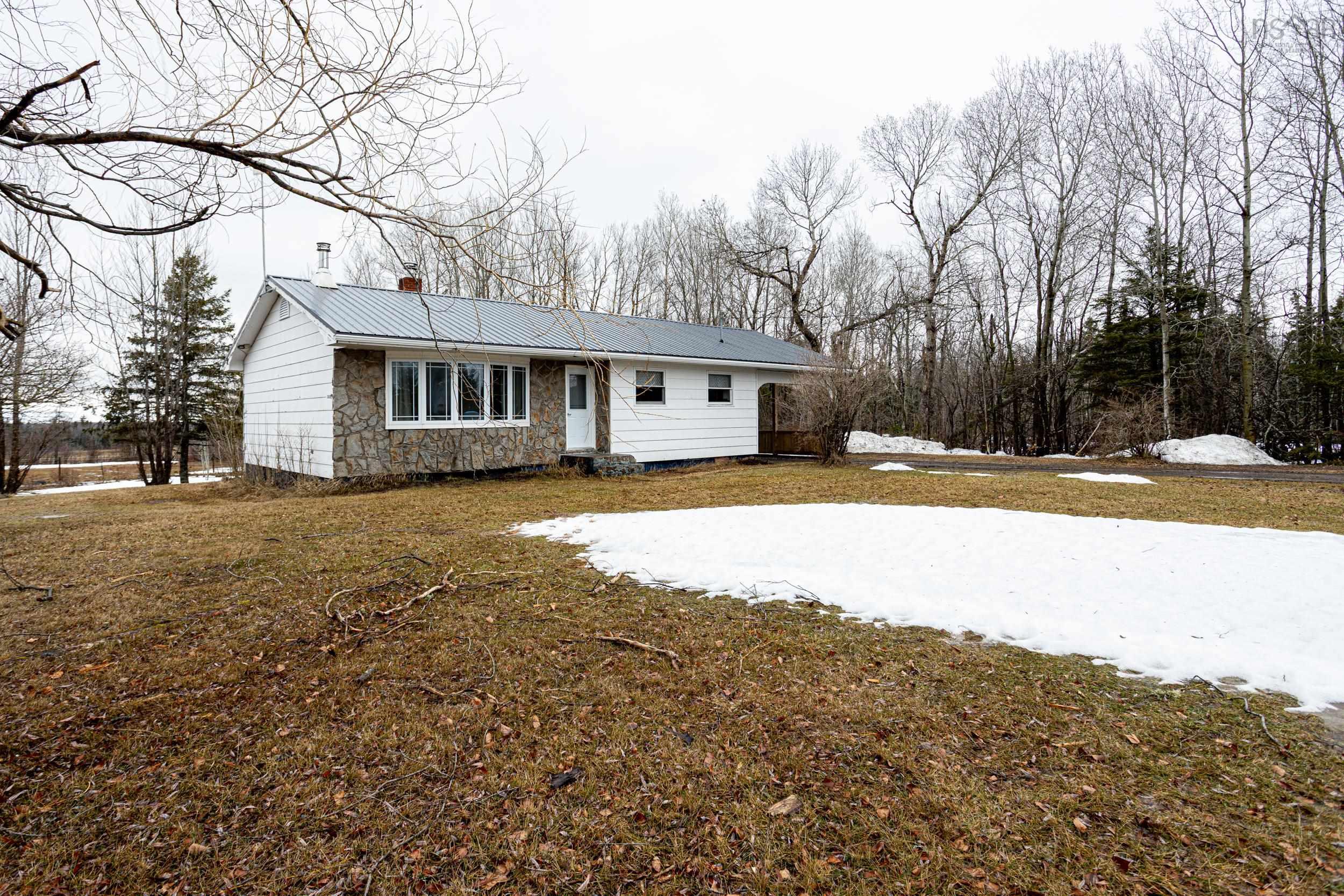 $399,900.00: 12407 Highway 4, West Wentworth