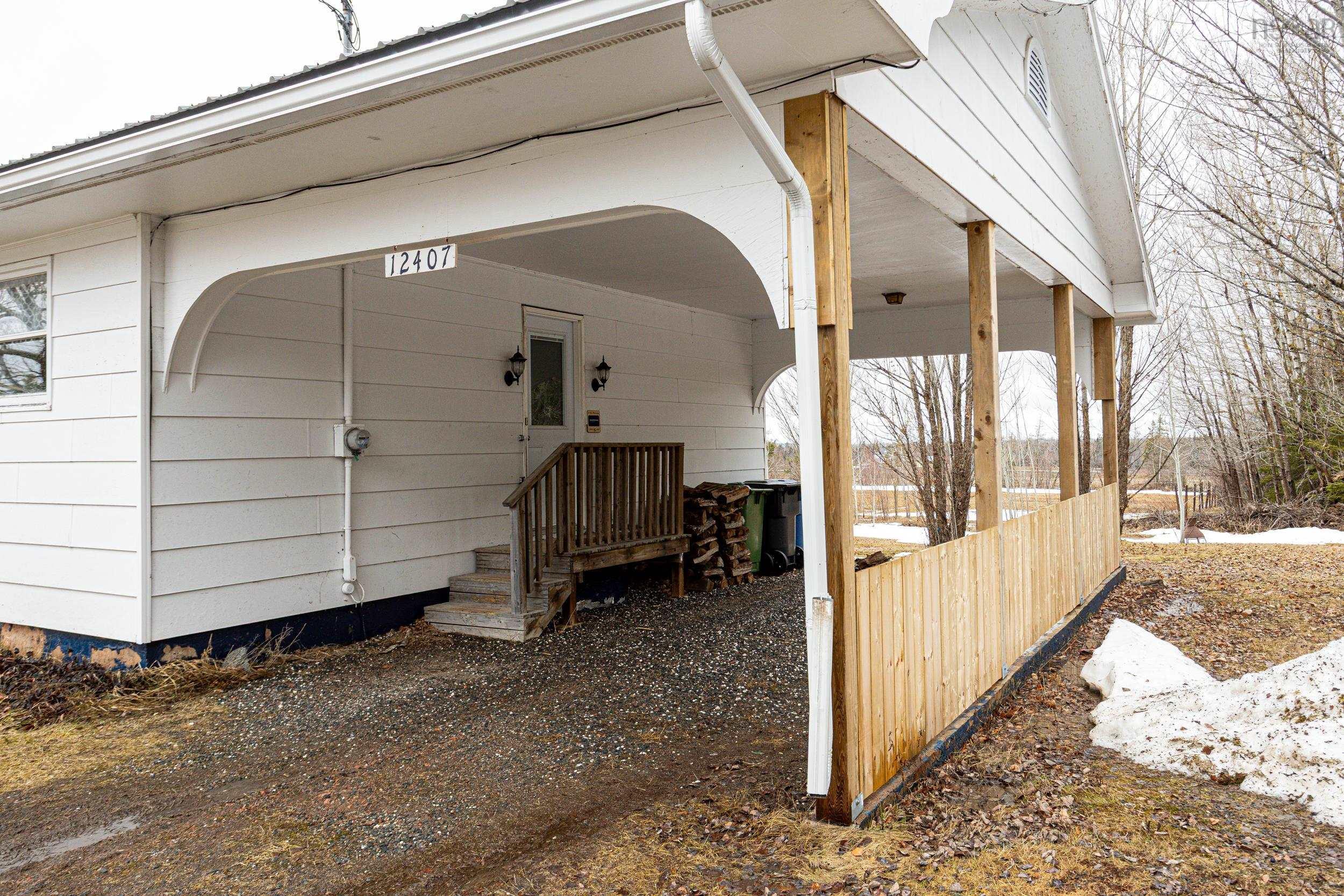 $399,900.00: 12407 Highway 4, West Wentworth