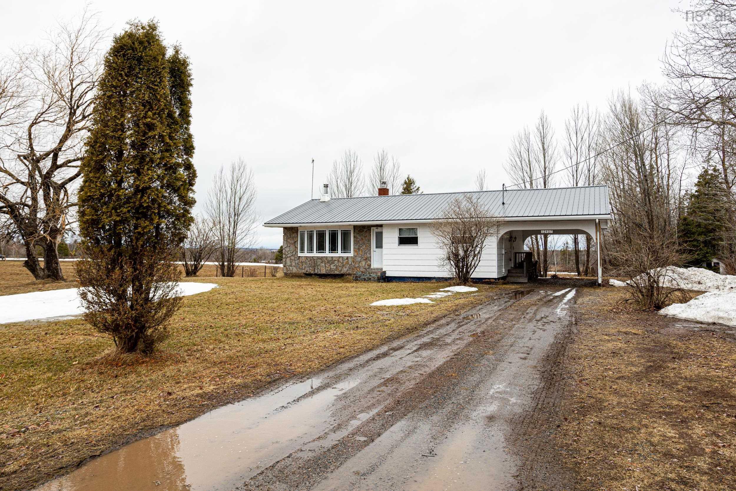 $399,900.00: 12407 Highway 4, West Wentworth