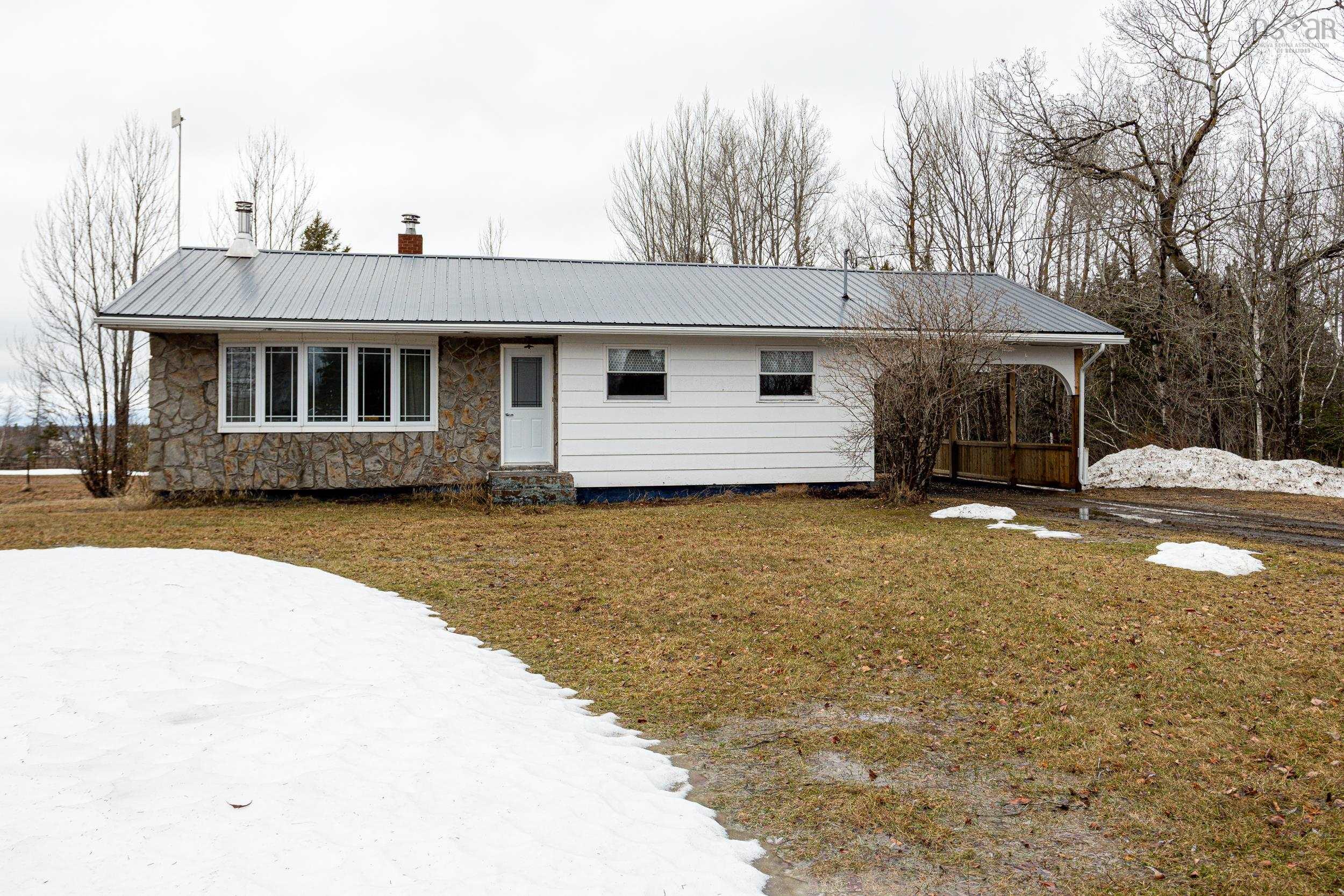 $399,900.00: 12407 Highway 4, West Wentworth