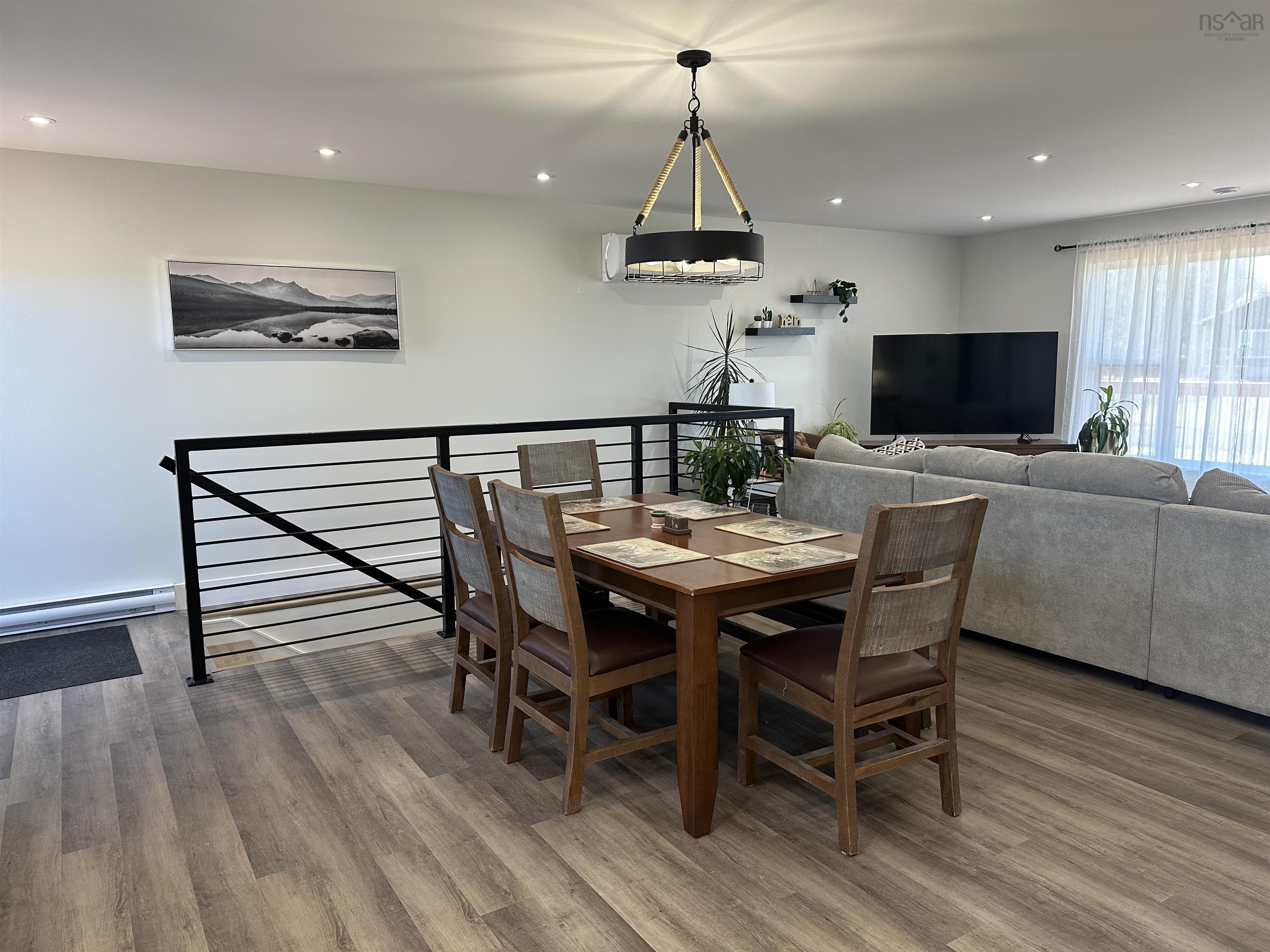 $529,000.00: 28 Holland Lane, Plymouth