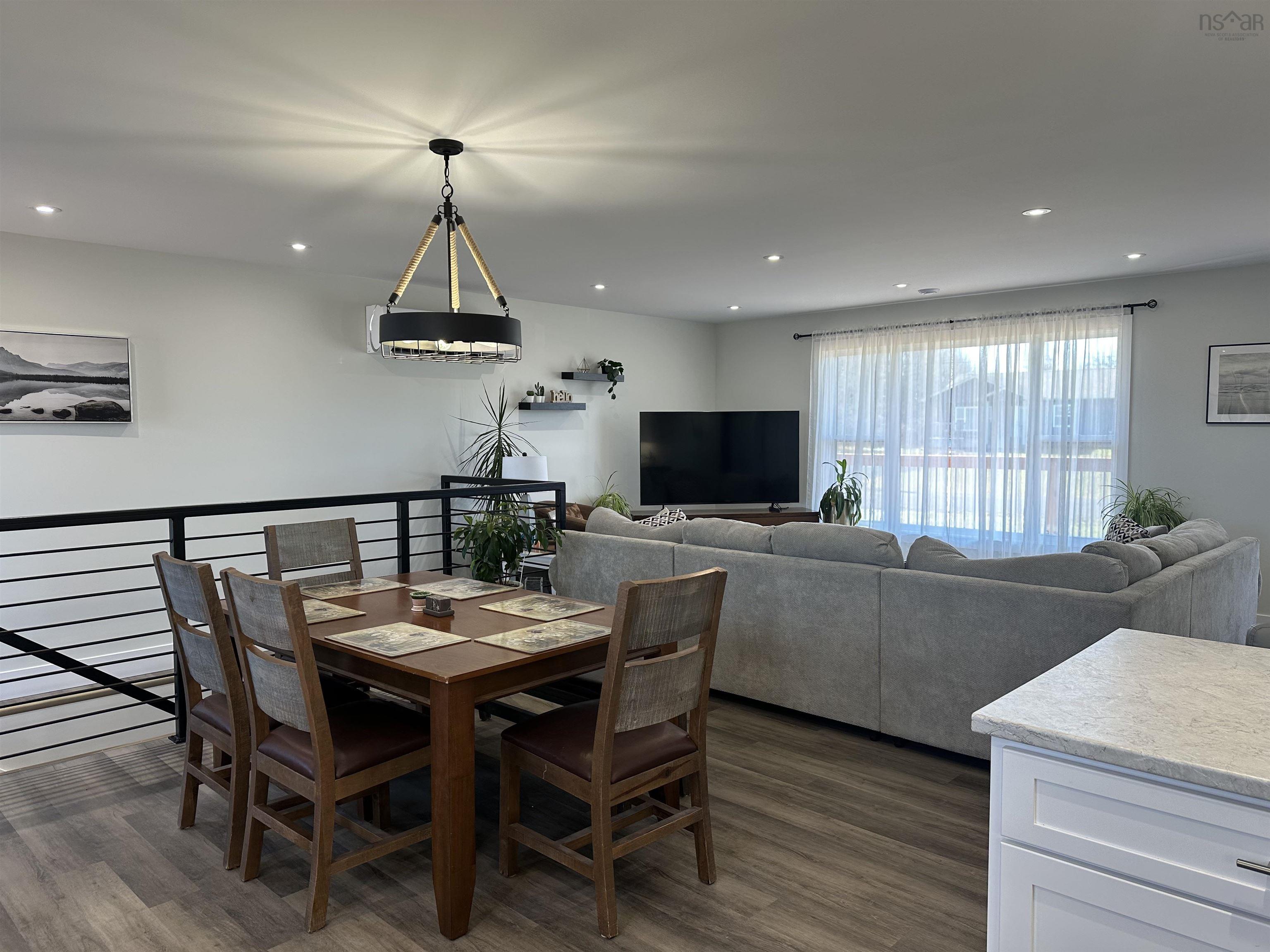 $529,000.00: 28 Holland Lane, Plymouth