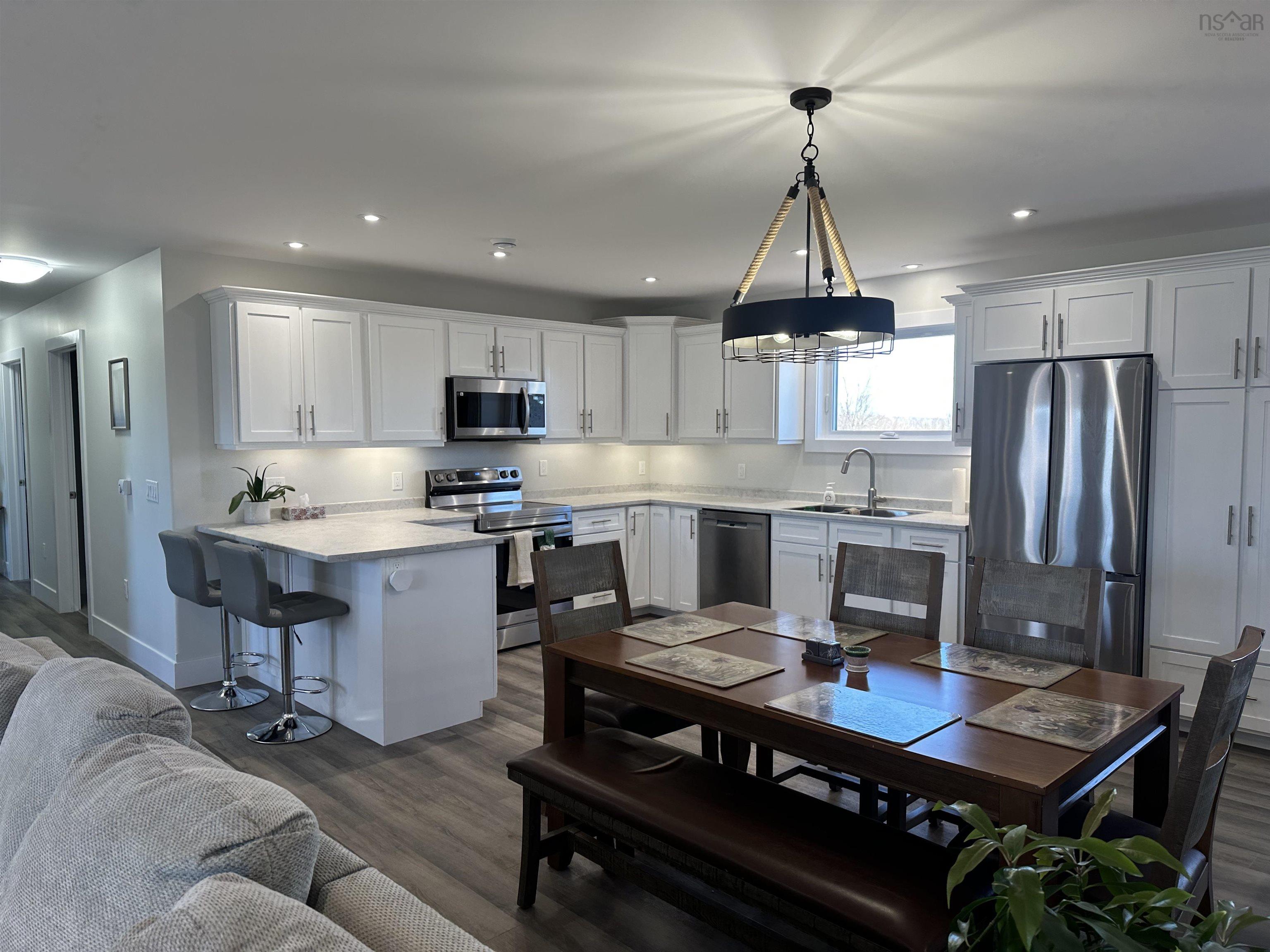 $529,000.00: 28 Holland Lane, Plymouth